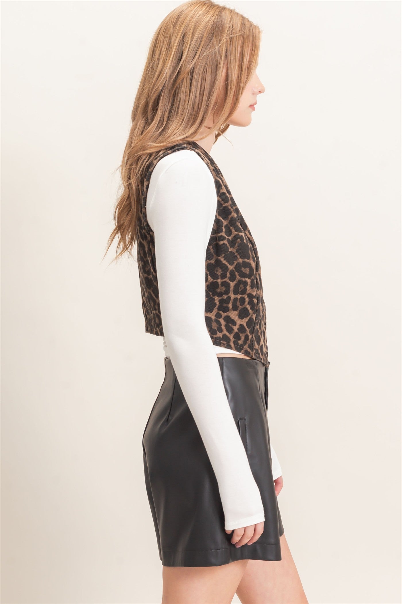 Wholesale Leopard Print Button Vest Clothing Tops HF26F160 BROWN HYFVE