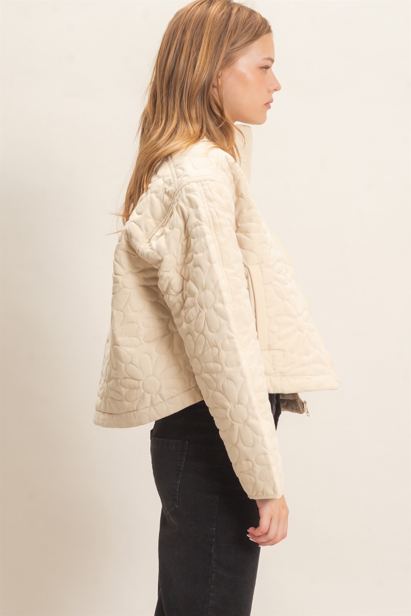 Wholesale Daisy Quilted Mock Neck Jacket Coats & Jackets HF26C821 ALPACA HYFVE