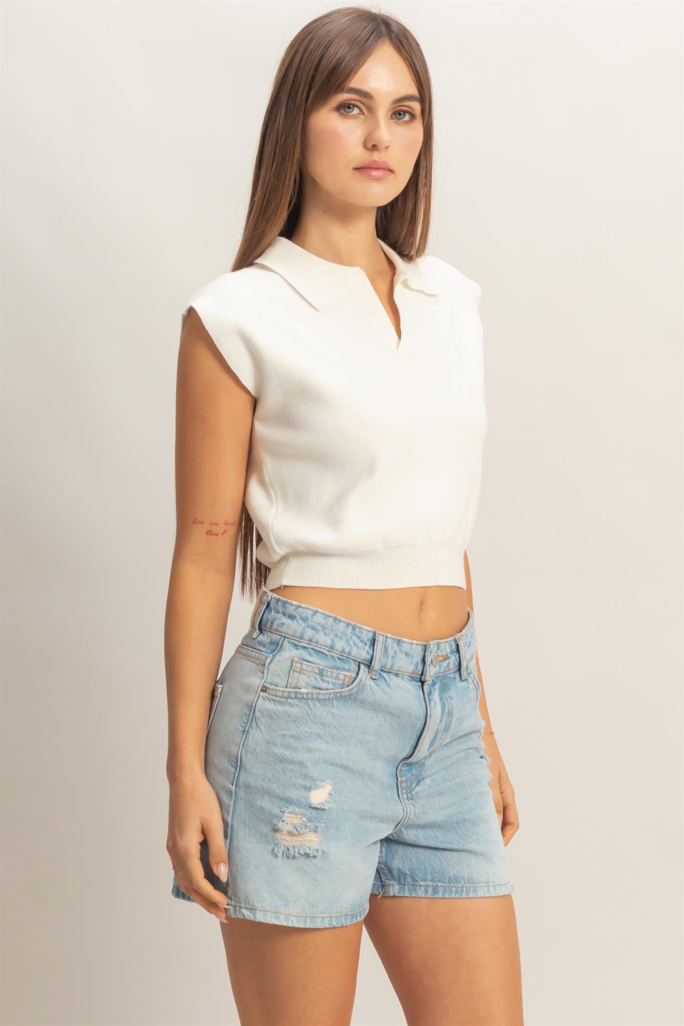 Wholesale Sleeveless Collared Knit Top Clothing Tops HF26A631 WHITE HYFVE