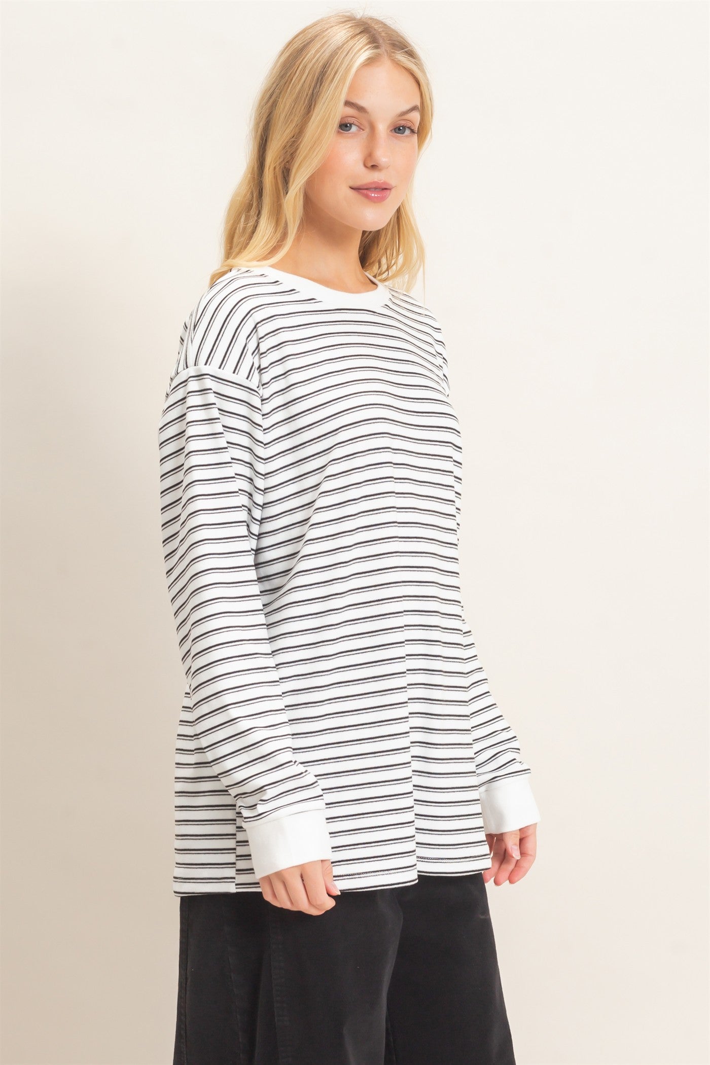 Wholesale Striped Long Sleeve Crew Neck Top Clothing Tops HF26C676 WHITE HYFVE