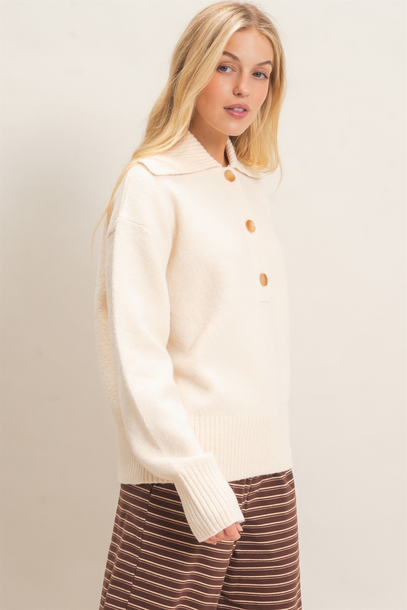 Wholesale Button-Up Collared Sweater Sweaters HF26E752 WARM ECRU HYFVE