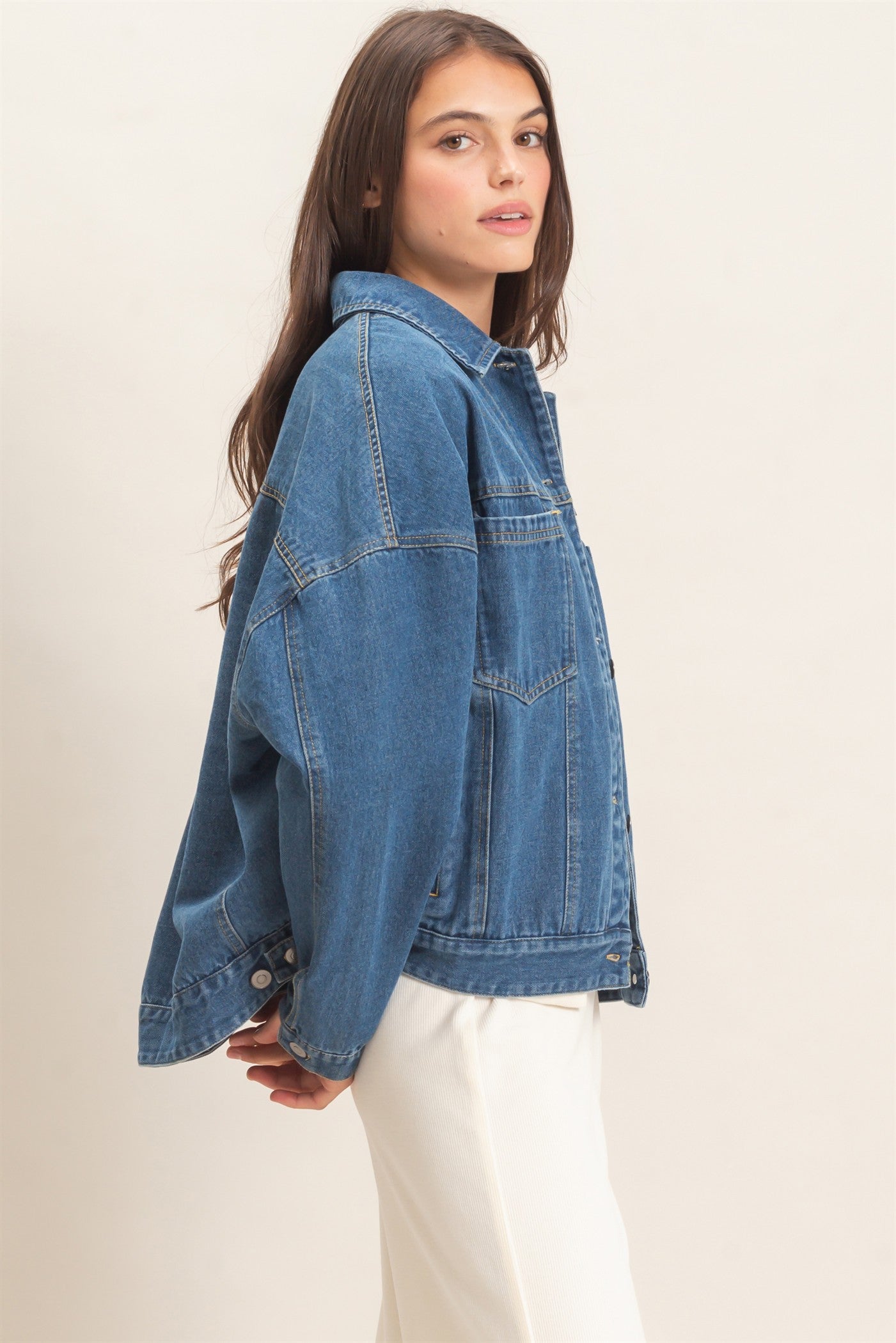 Wholesale Button-Up Denim Jacket Coats & Jackets HF26E001 LIGHT DENIM HYFVE