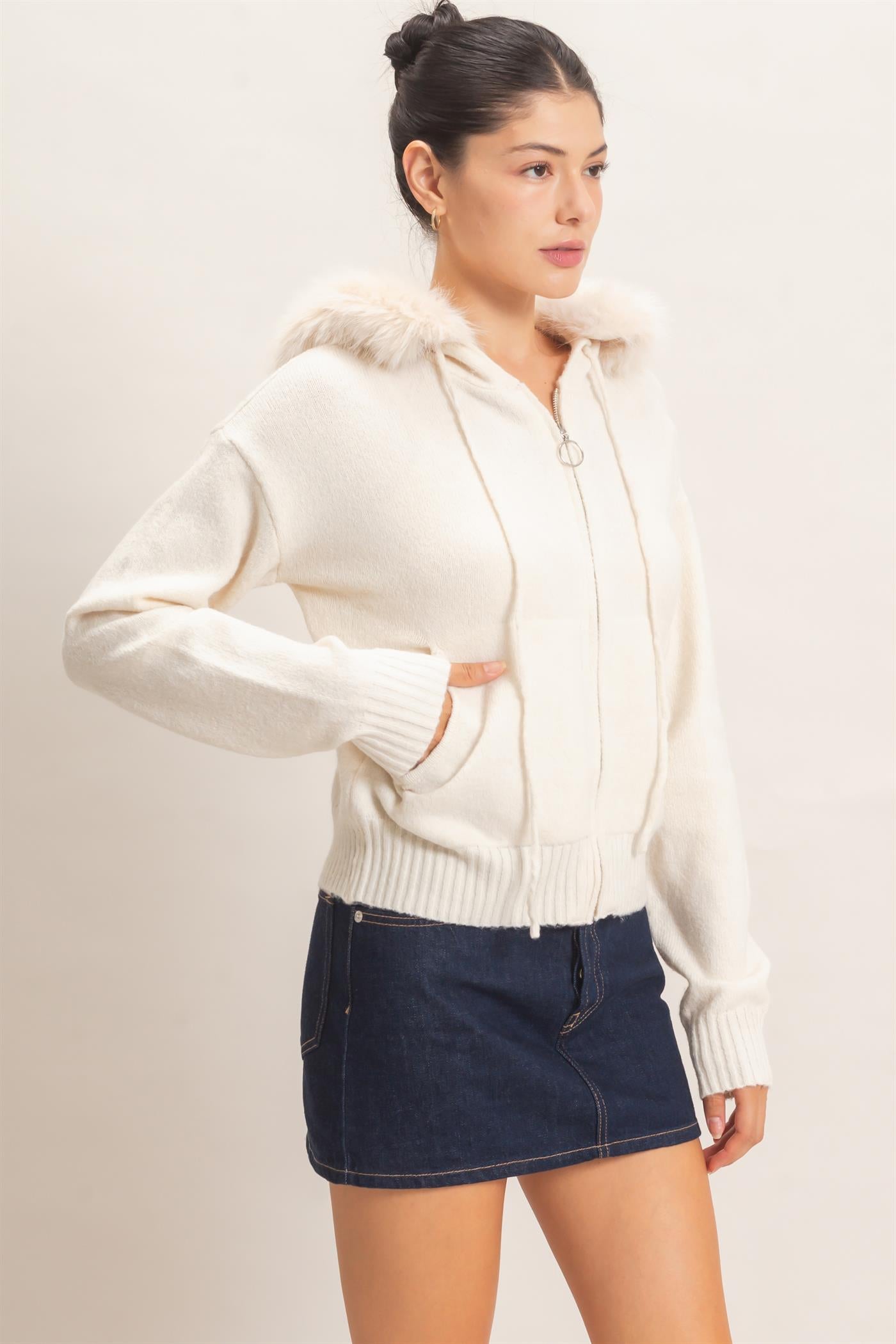 Wholesale Detachable Faux Fur Trim Zip-Up Hoodie Cardigans HF26F173 ECRU HYFVE