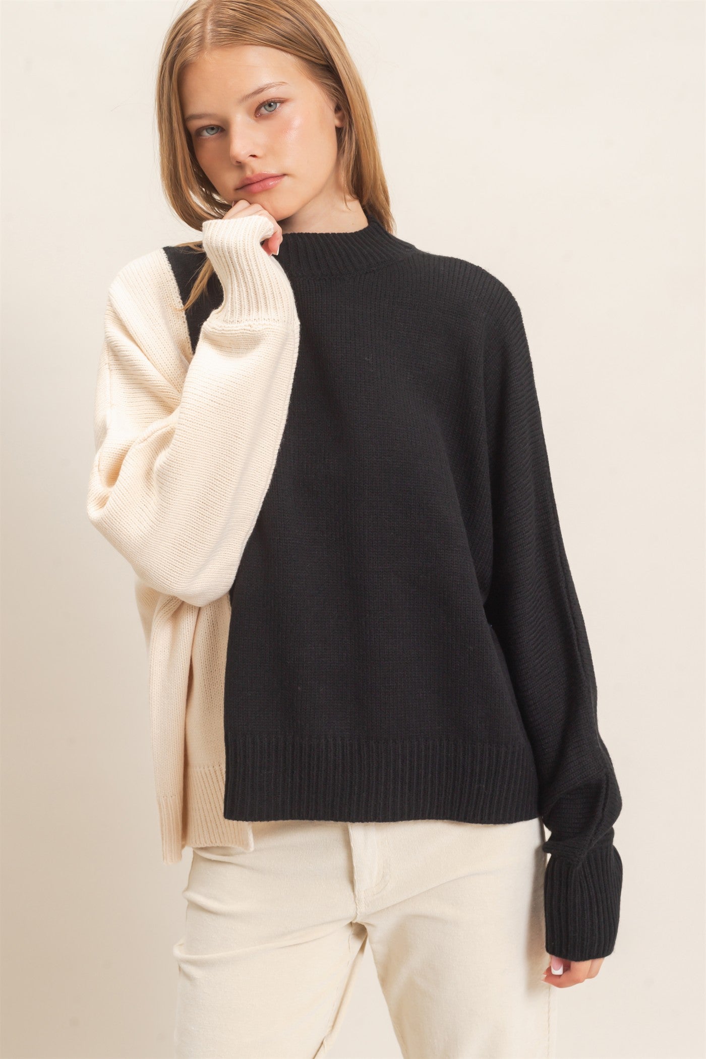 Wholesale Two-Tone Knit Sweater Sweaters HF26F184 BLACK HYFVE