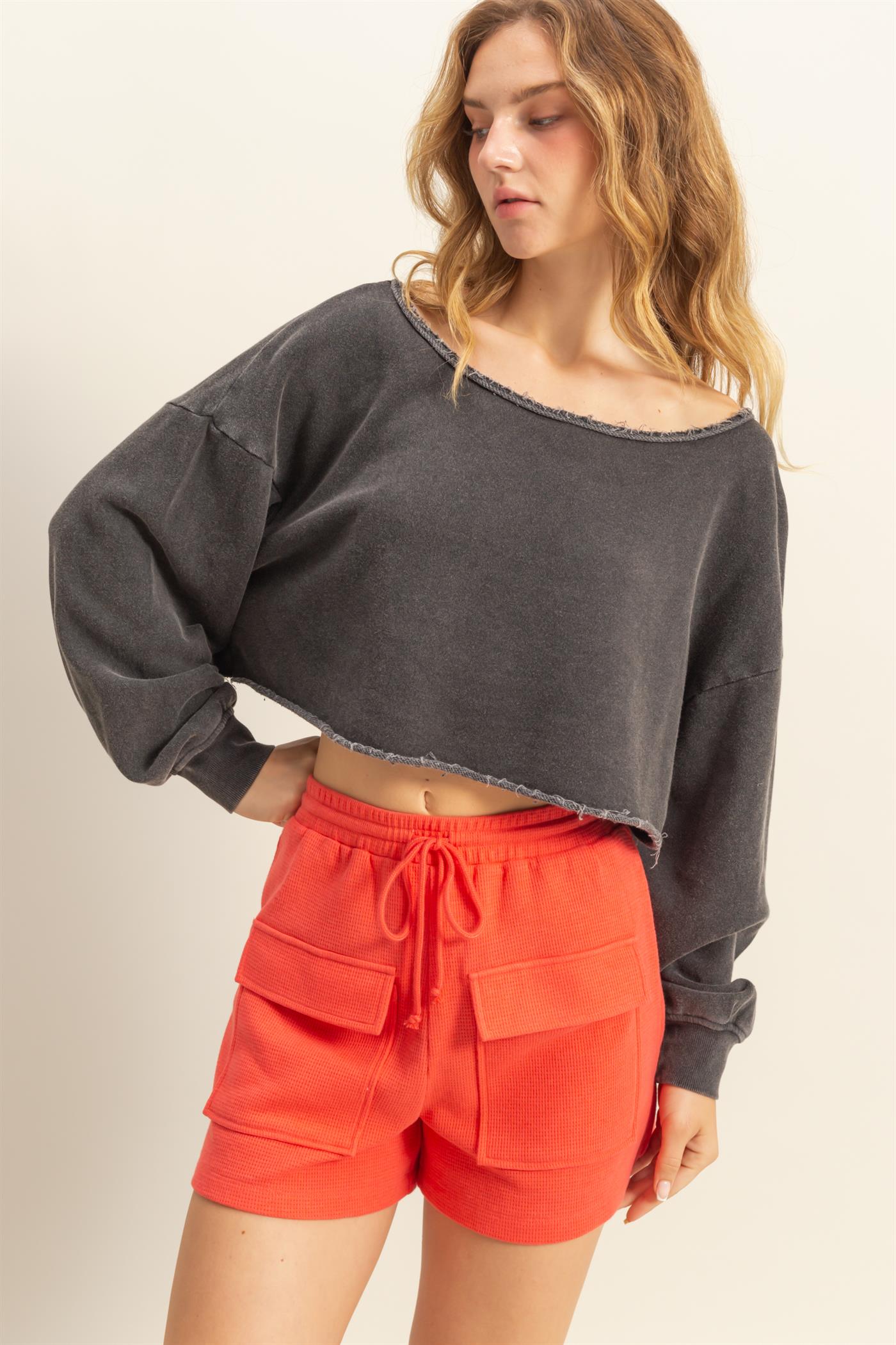 Wholesale Frayed Detail Long Sleeve Crop Top Sweatshirts DZ25A776 BLACK DOUBLE ZERO