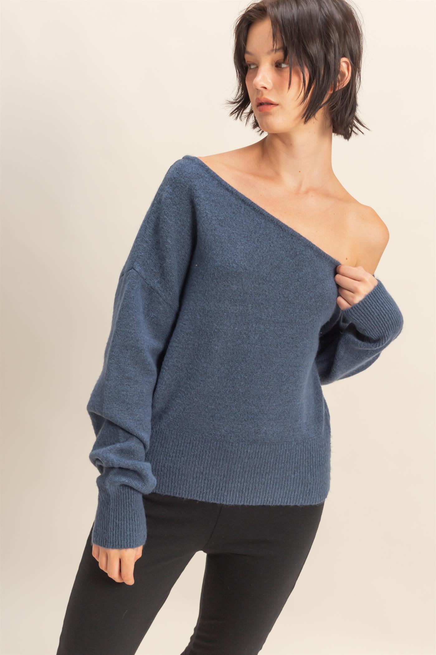 Wholesale Asymmetric Off-Shoulder Sweater Sweaters DZ25F121 DUSTY NAVY DOUBLE ZERO