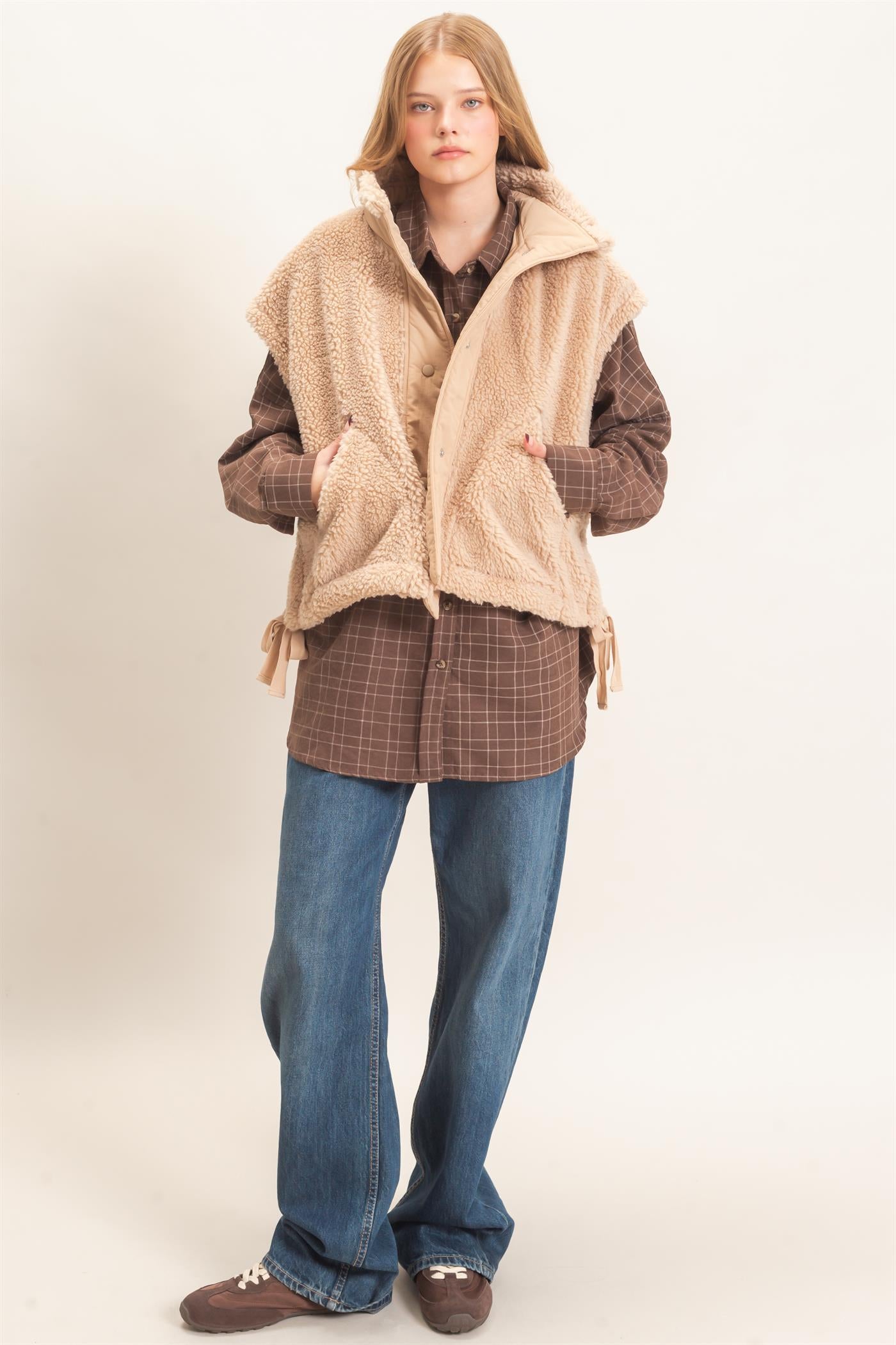 Wholesale Sherpa Vest With Snap Closure Outerwear HF26F131-D BEIGE HYFVE