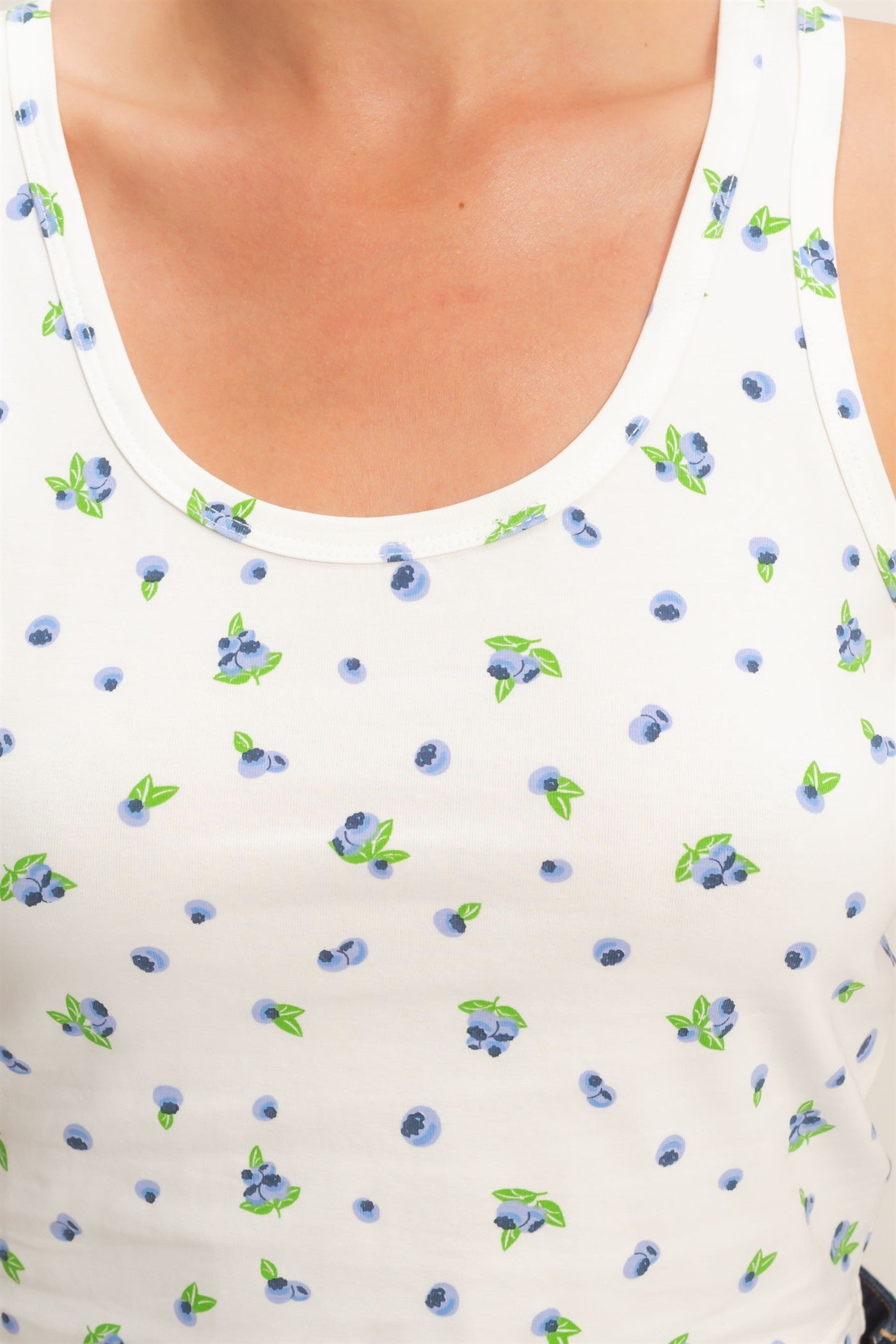 Wholesale Scoop Neck Blueberry Print Tank Tank Tops HF26C785 OFF WHITE HYFVE