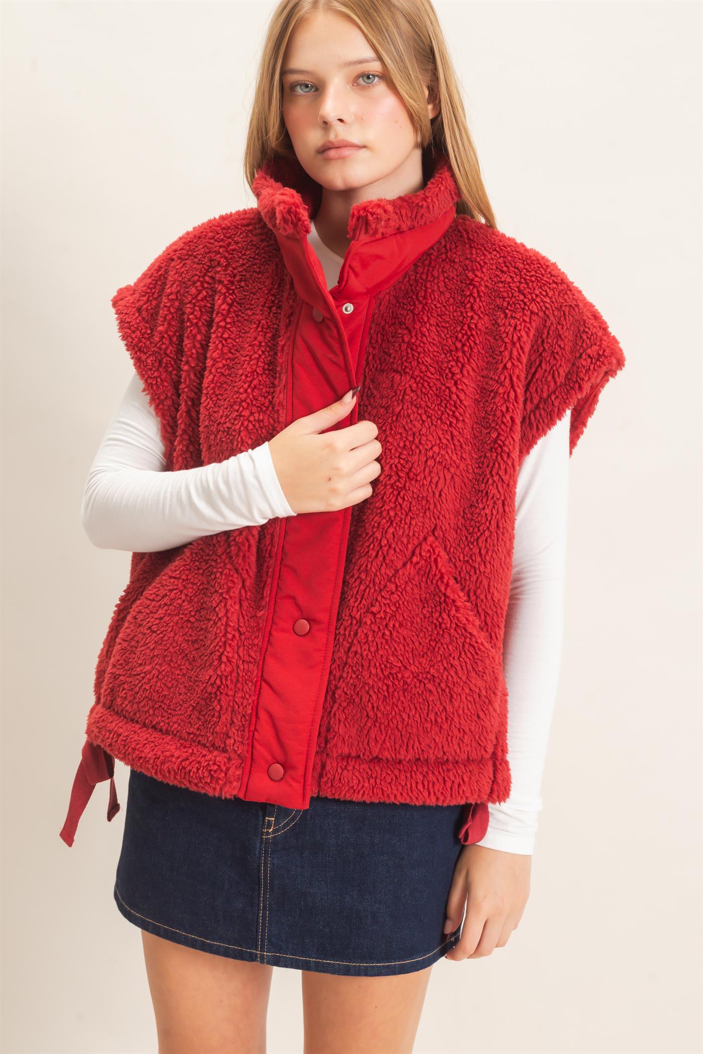 Wholesale Sherpa Vest With Snap Closure Outerwear HF26F131-D BURGUNDY HYFVE