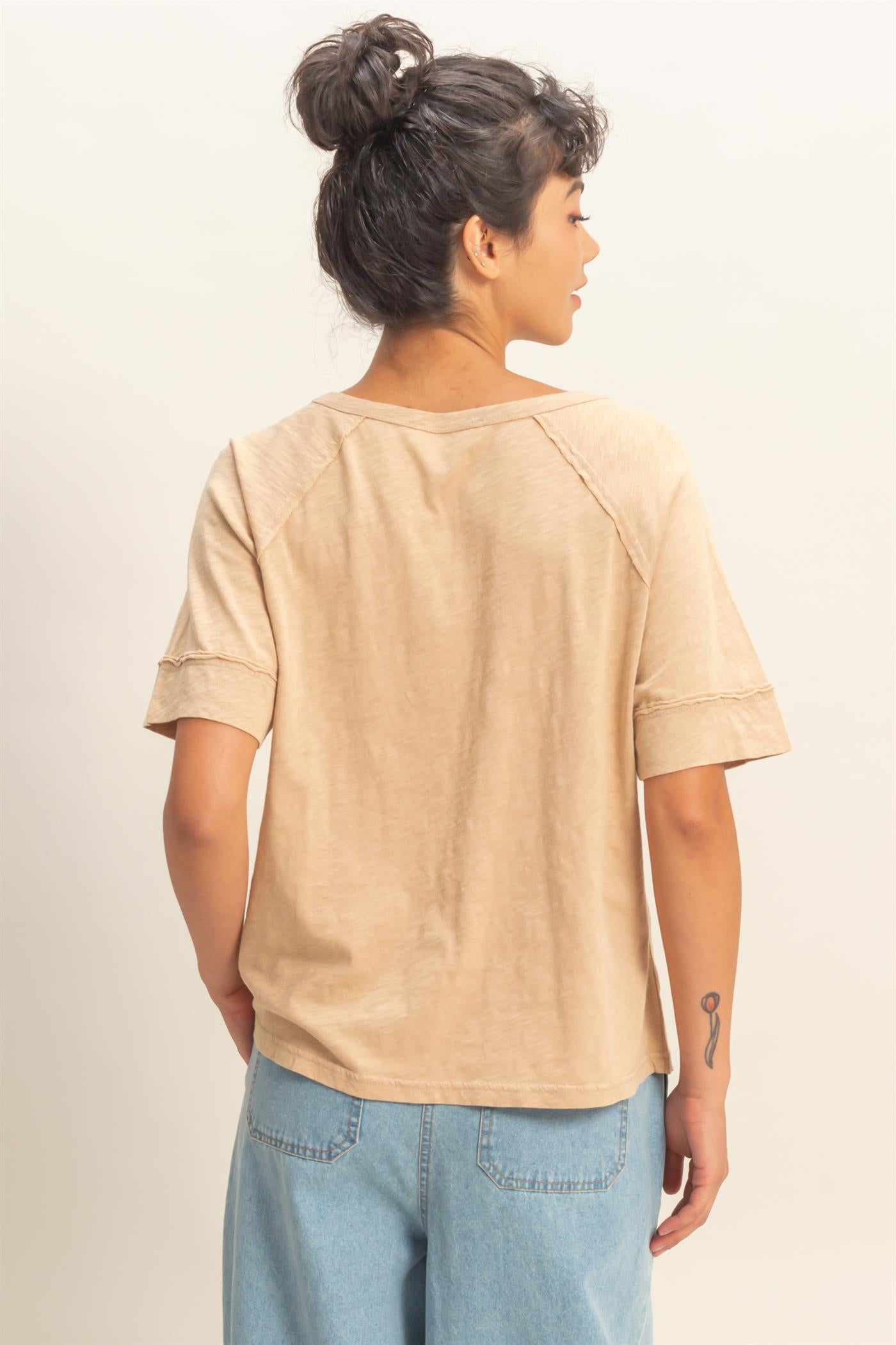 Wholesale Acid Wash Raw Seam Raglan Short Sleeve Tee Clothing Tops DZ26A655 DARK TAUPE HYFVE