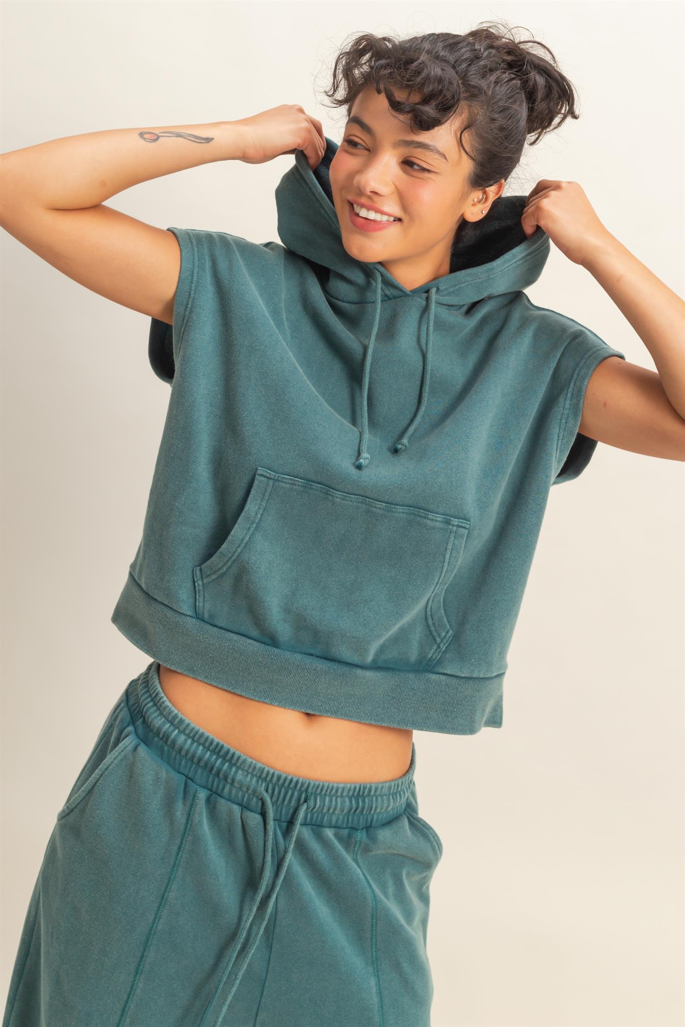 Wholesale Acid Washed Sleeveless Hooded Kangaroo Pocket Top Hoodies DZ26A411 DARK TEAL DOUBLE ZERO