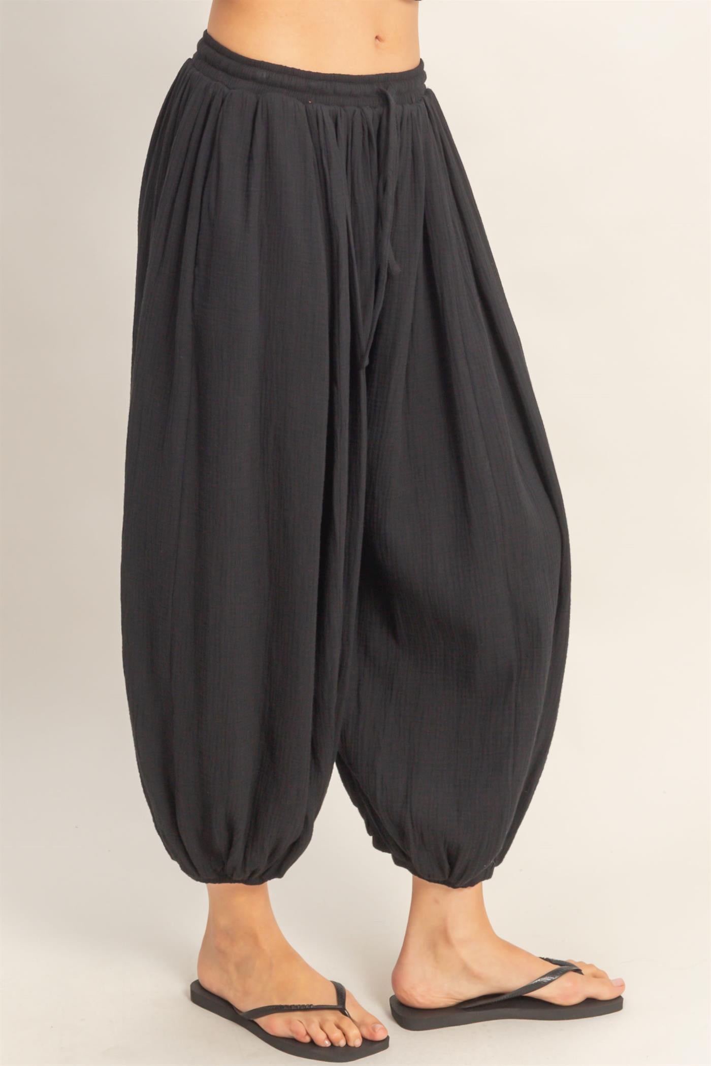 Wholesale Gauzed Elastic Waist Balloon Joggers Pants Pants HF26C320 BLACK HYFVE