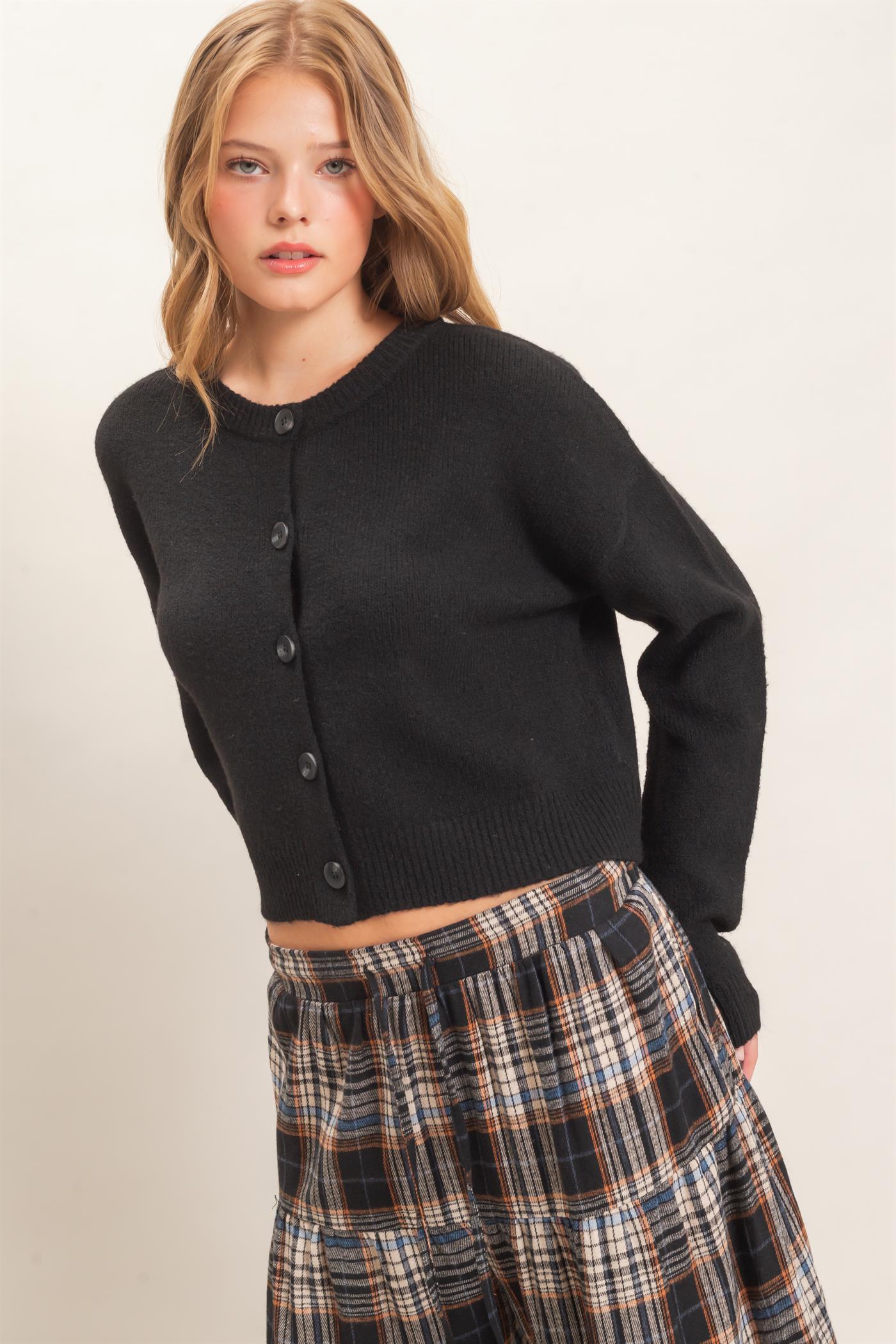 Wholesale Crew Neck Cardigan Sweater Cardigans HF26E226-D BLACK HYFVE