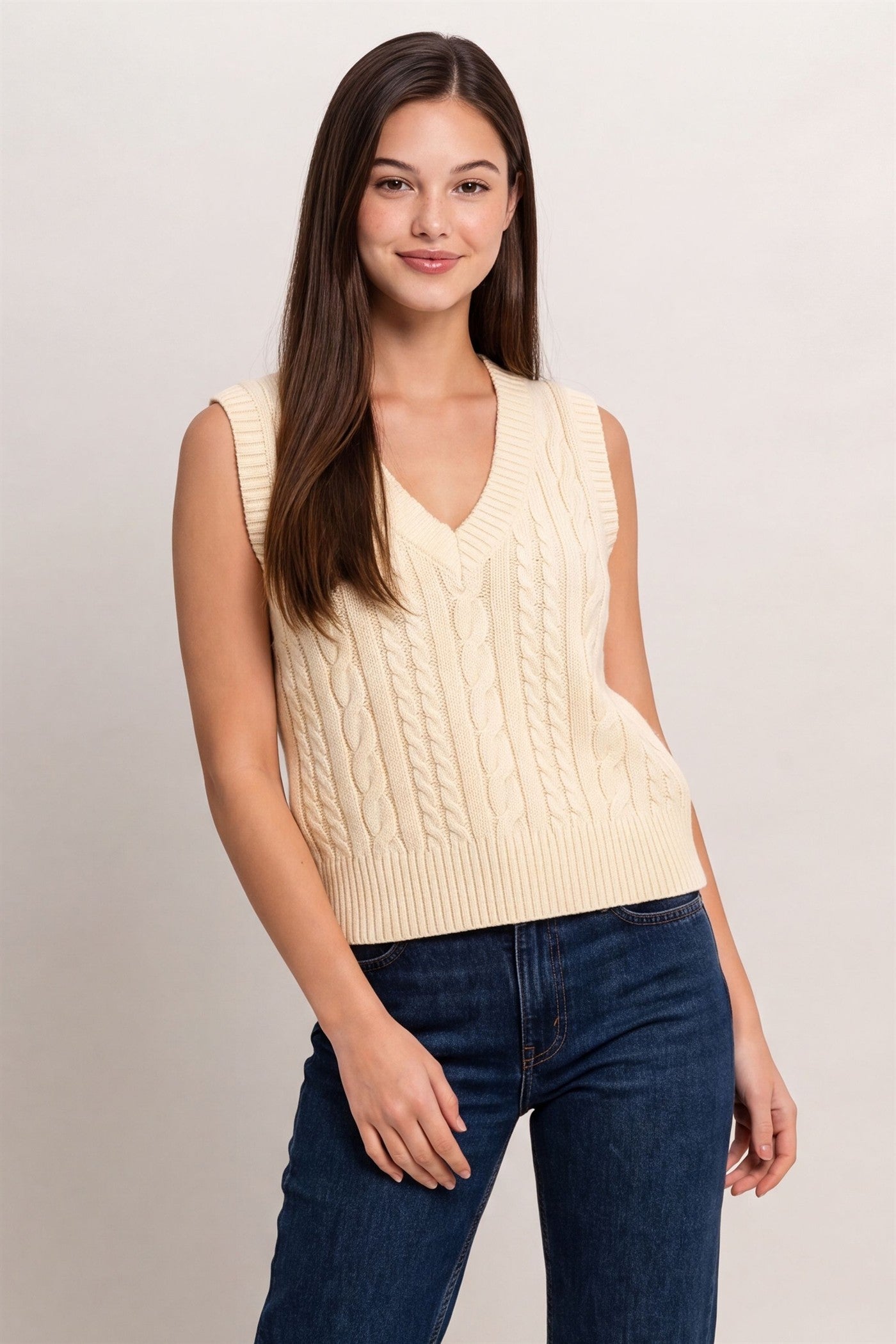 Wholesale Cable Knit V-Neck Sweater Vest Sweaters DZ26E548 CREAM DOUBLE ZERO