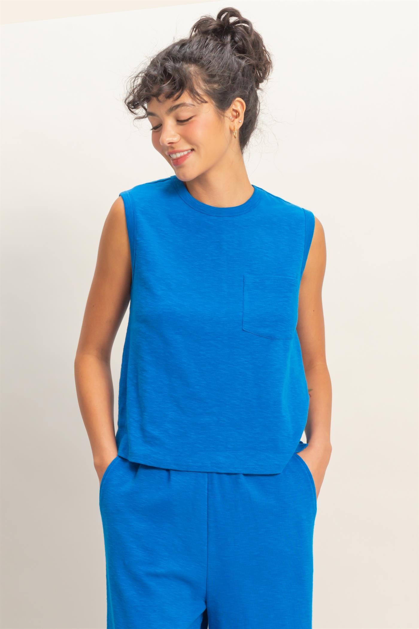 Wholesale Sleeveless Cotton Top With Pocket Clothing Tops DZ26A234 COBALT DOUBLE ZERO