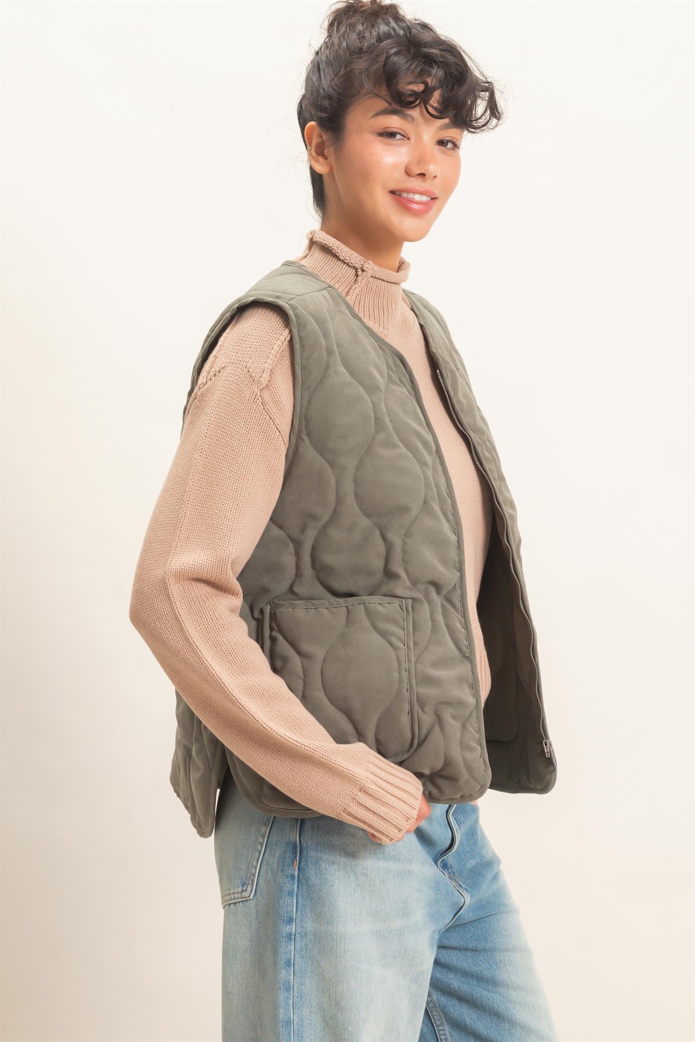 Wholesale Quilted Vest With Pockets Vests DZ26F336 OLIVE DOUBLE ZERO