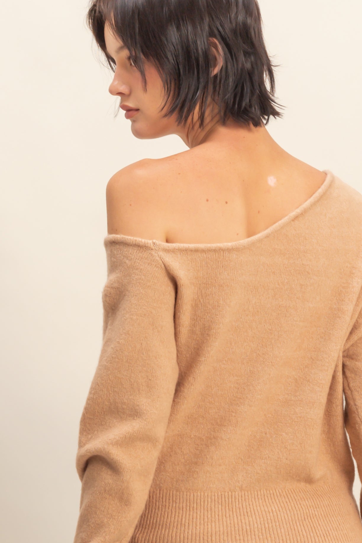 Wholesale Asymmetric Off-Shoulder Sweater Sweaters DZ25F121 DARK TAUPE DOUBLE ZERO