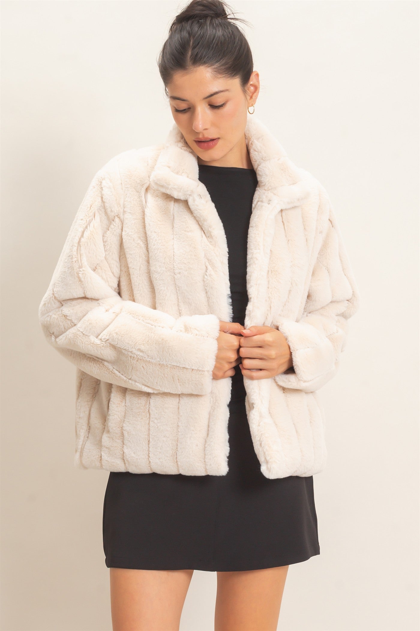 Wholesale Faux Fur Jacket Coats & Jackets HF26F203 IVORY HYFVE