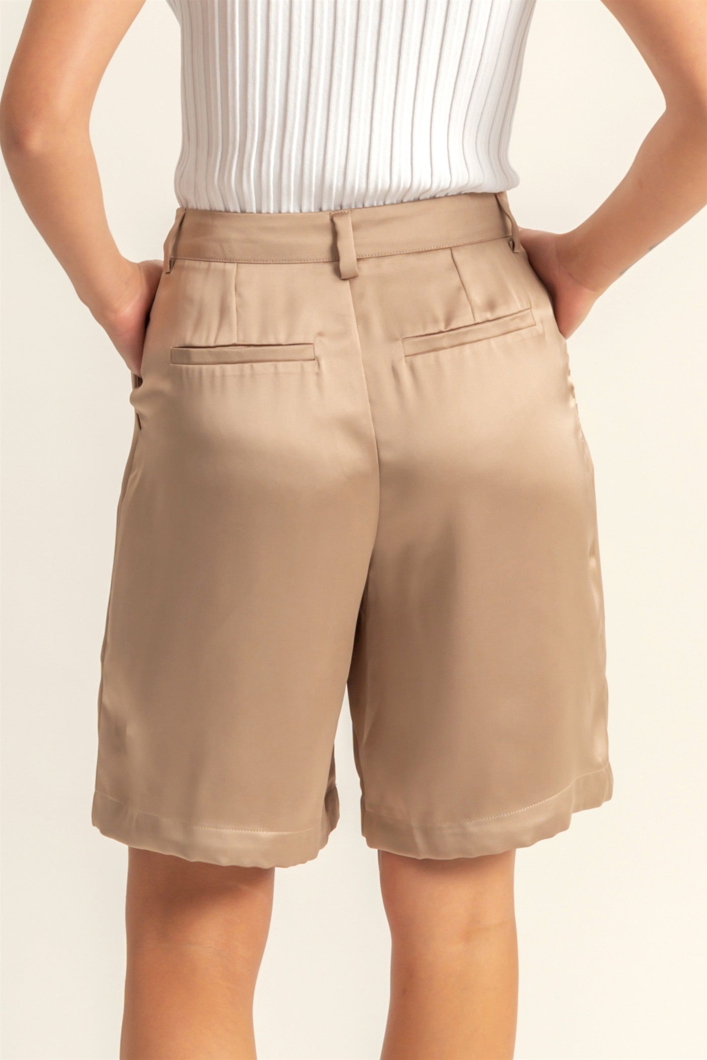 Wholesale High-Waist Pleated Satin Shorts Shorts DZ24E149 DARK TAUPE DOUBLE ZERO