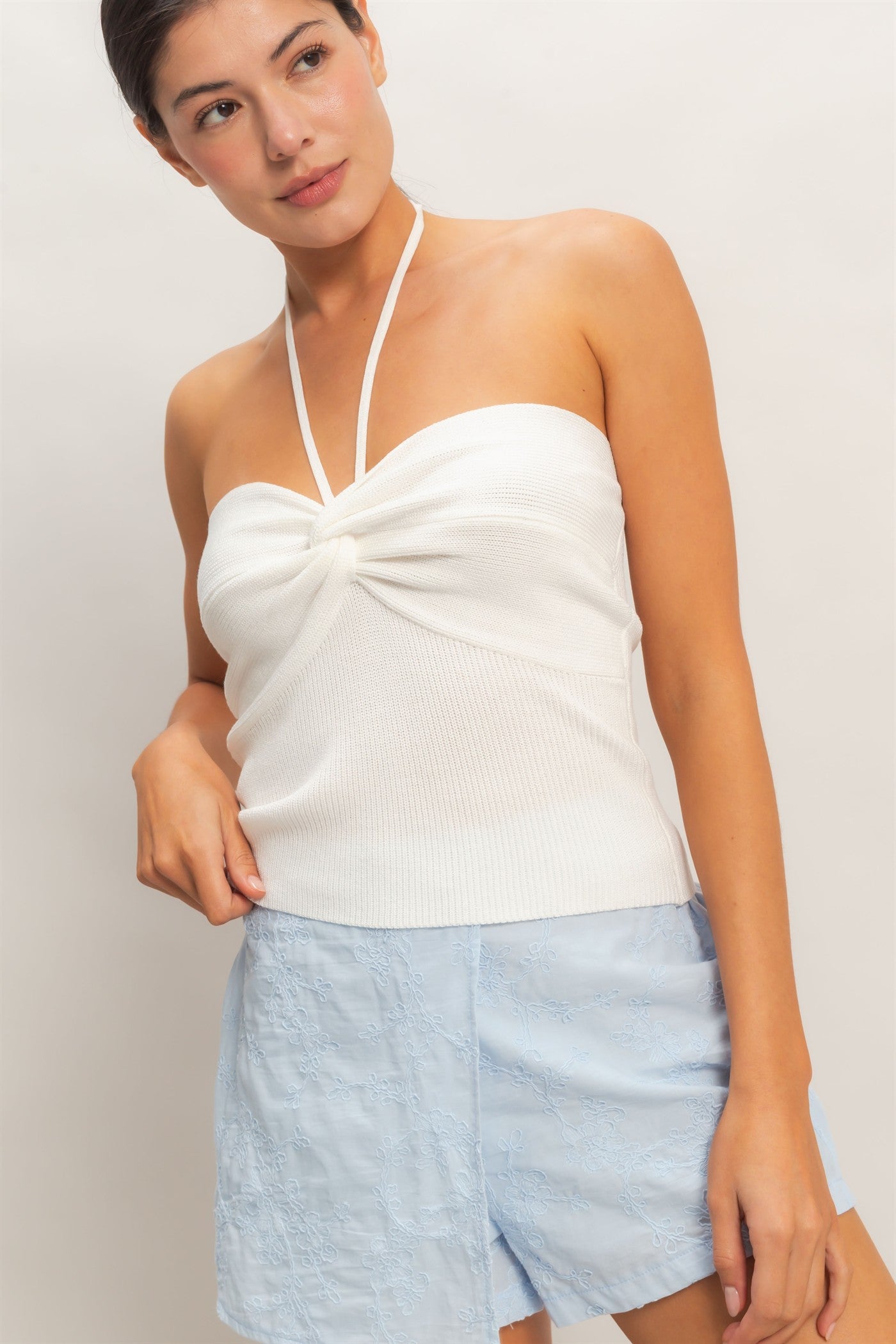 Wholesale Ribbed Halter Top With Twist Clothing Tops HF26A299 OFF WHITE HYFVE