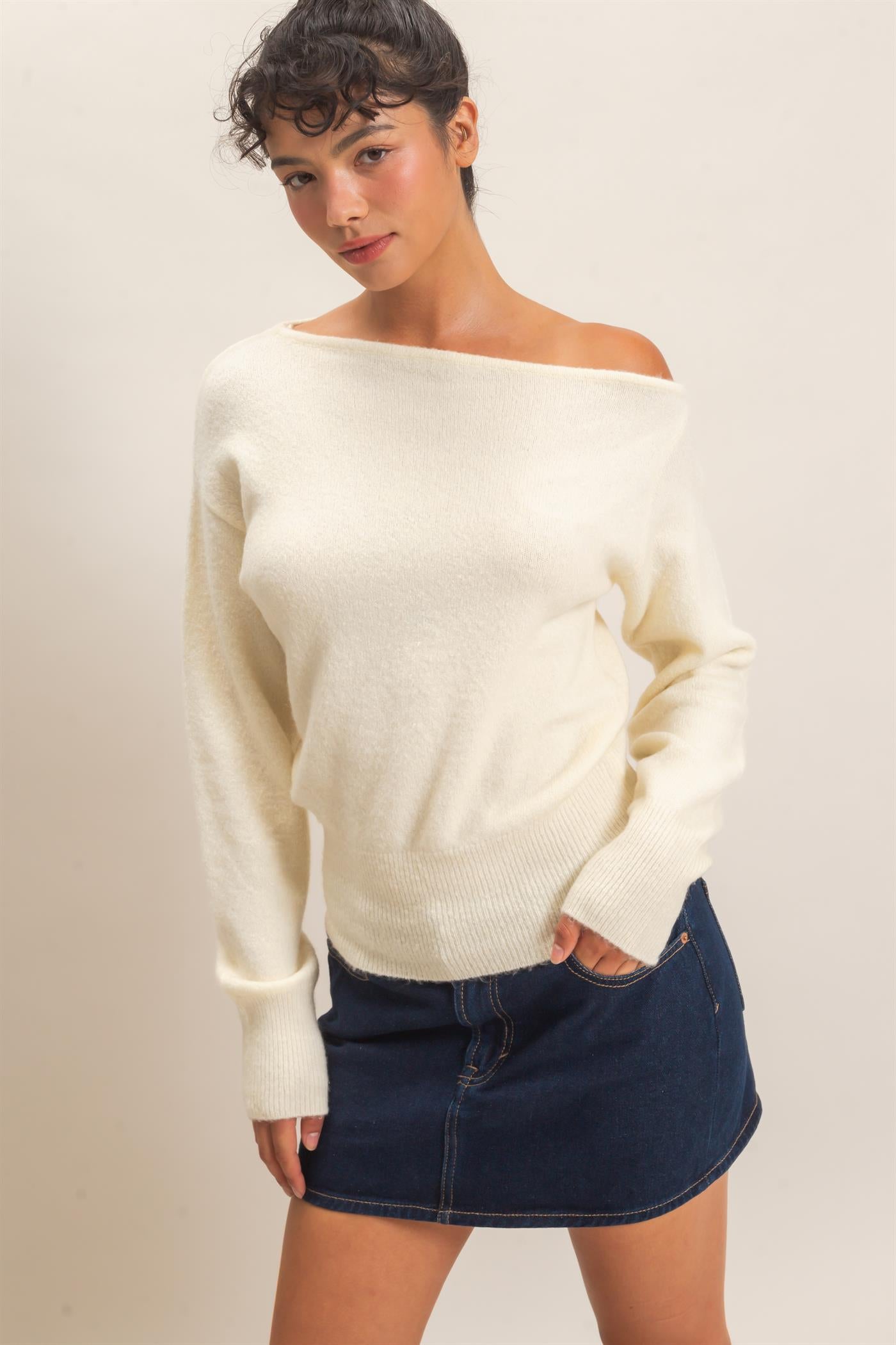 Wholesale Off The Shoulder Sweater Top Sweaters DZ26F290 CREAM DOUBLE ZERO