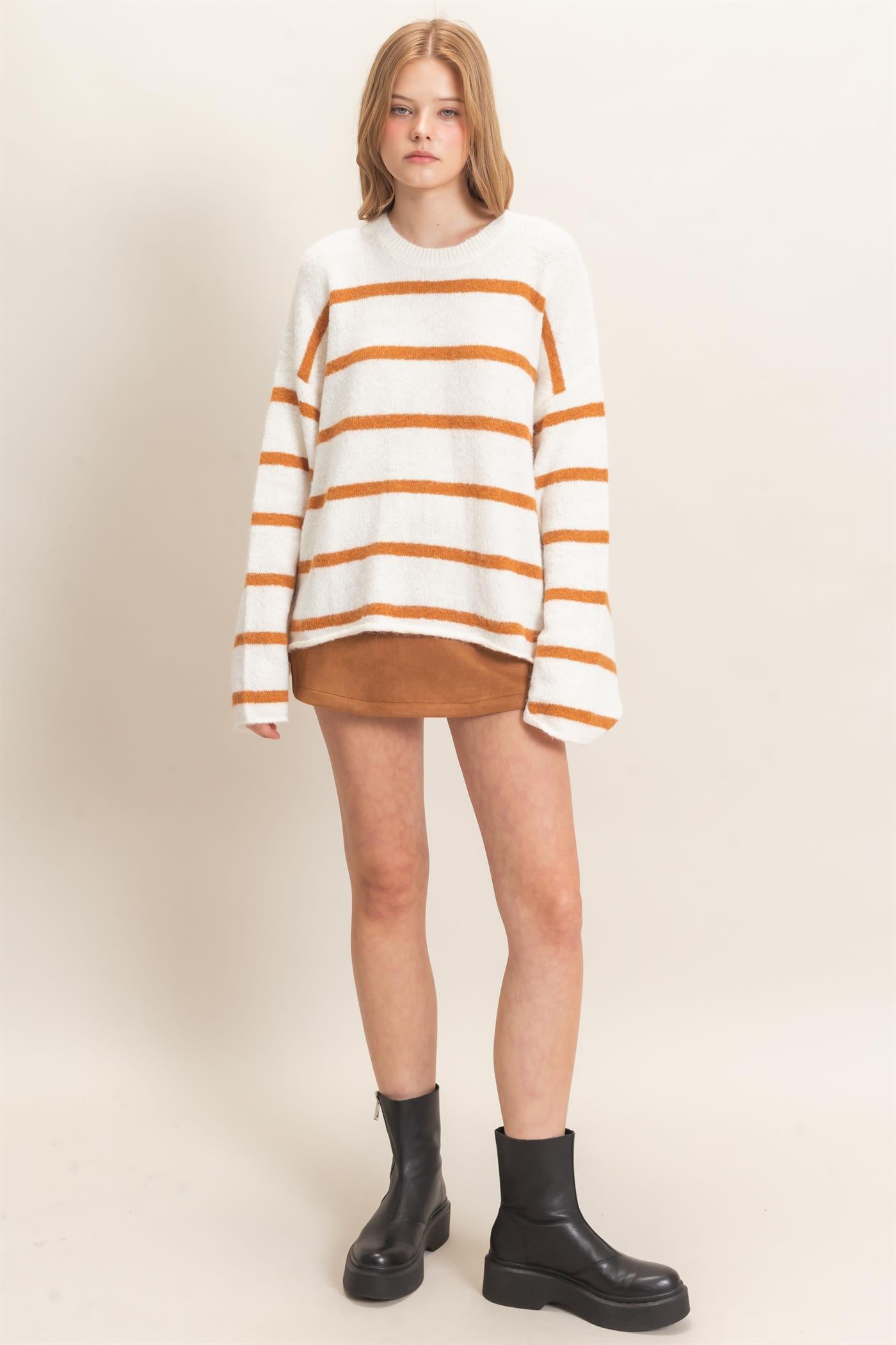 Wholesale Striped Crew Neck Sweater Sweaters HF26E894 CAMEL HYFVE