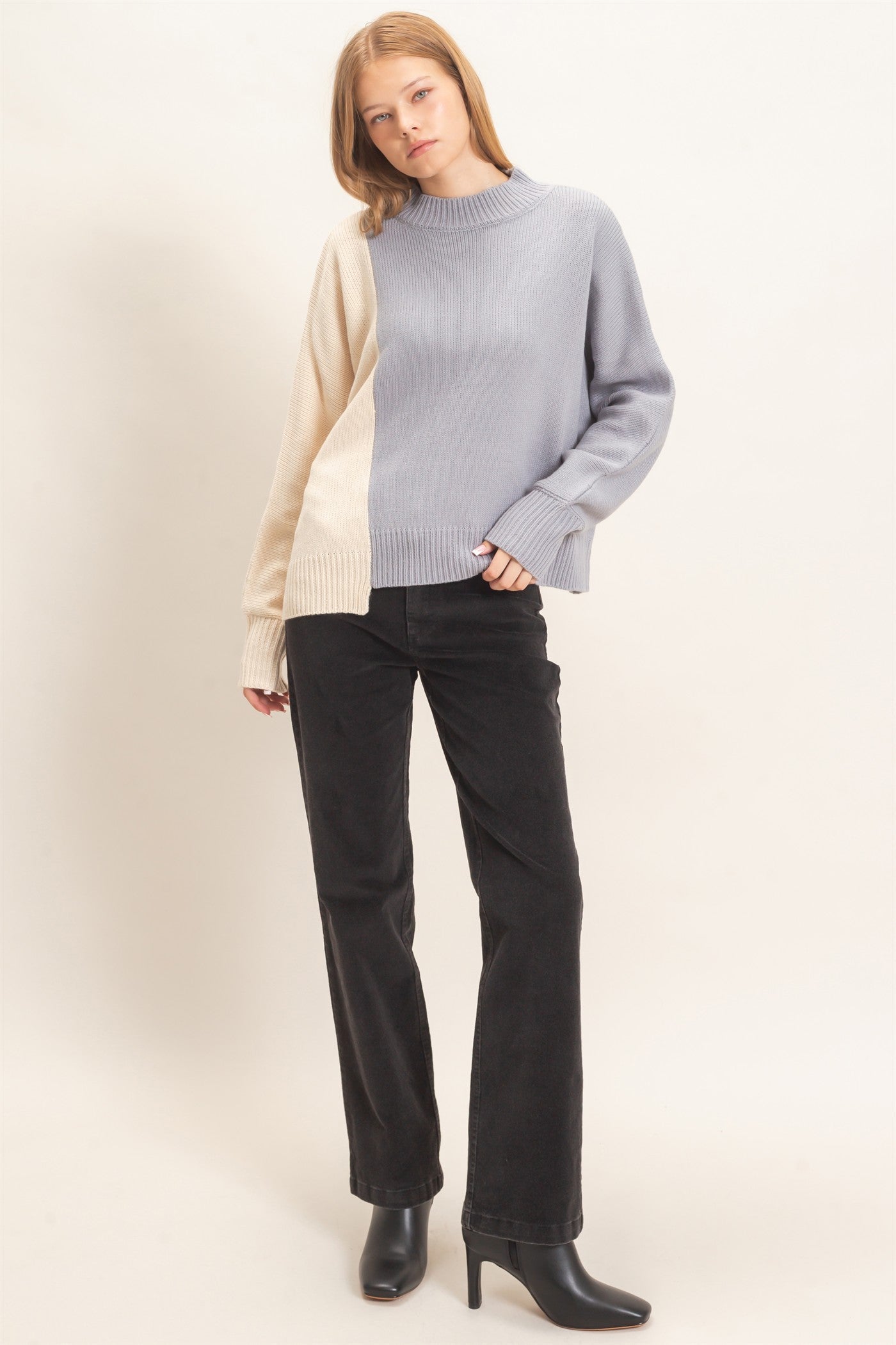 Wholesale Two-Tone Knit Sweater Sweaters HF26F184 GRAY HYFVE