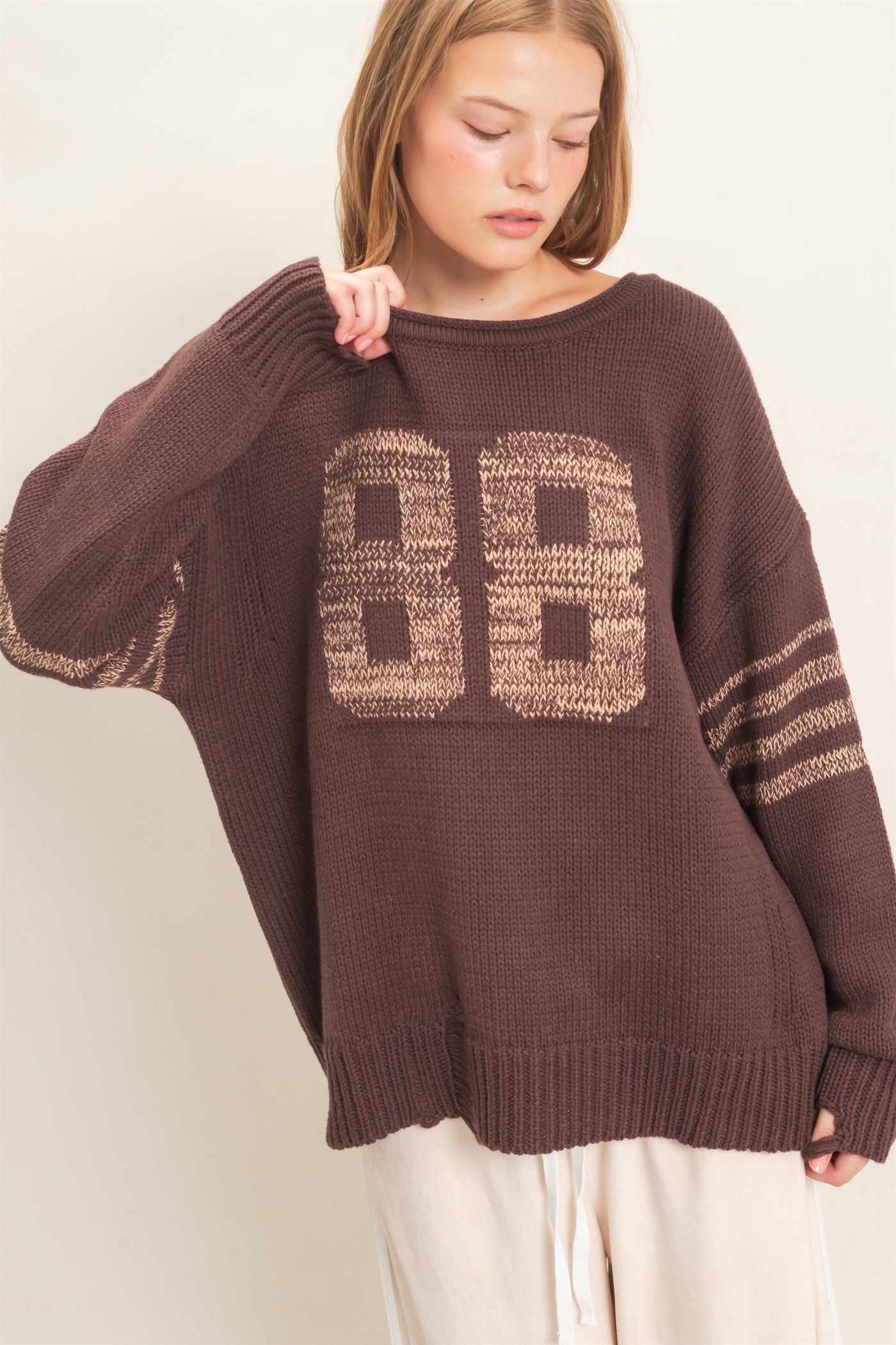 Wholesale Oversized Number Knit Sweater Sweaters HF26E687 DARK BROWN HYFVE