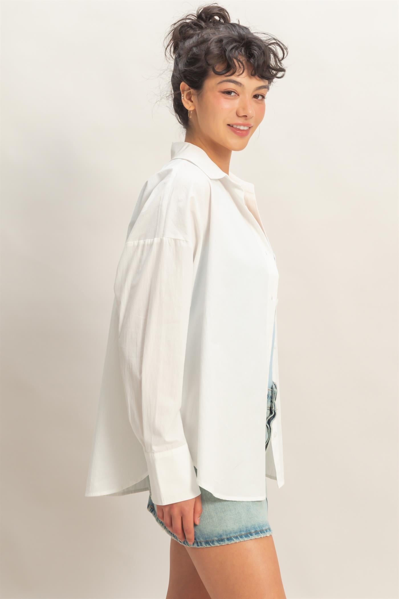 Wholesale Button Up Poplin Shirt Clothing Tops DZ26A330 WHITE HYFVE