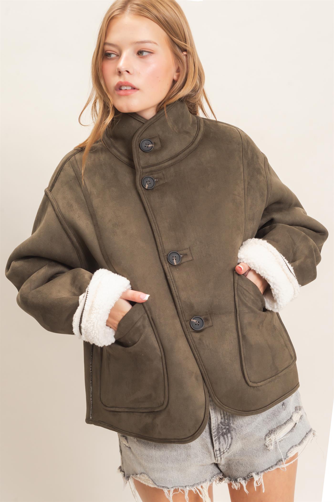 Wholesale Reversible Faux Suede & Sherpa Jacket Coats & Jackets HF26E718 OLIVE HYFVE