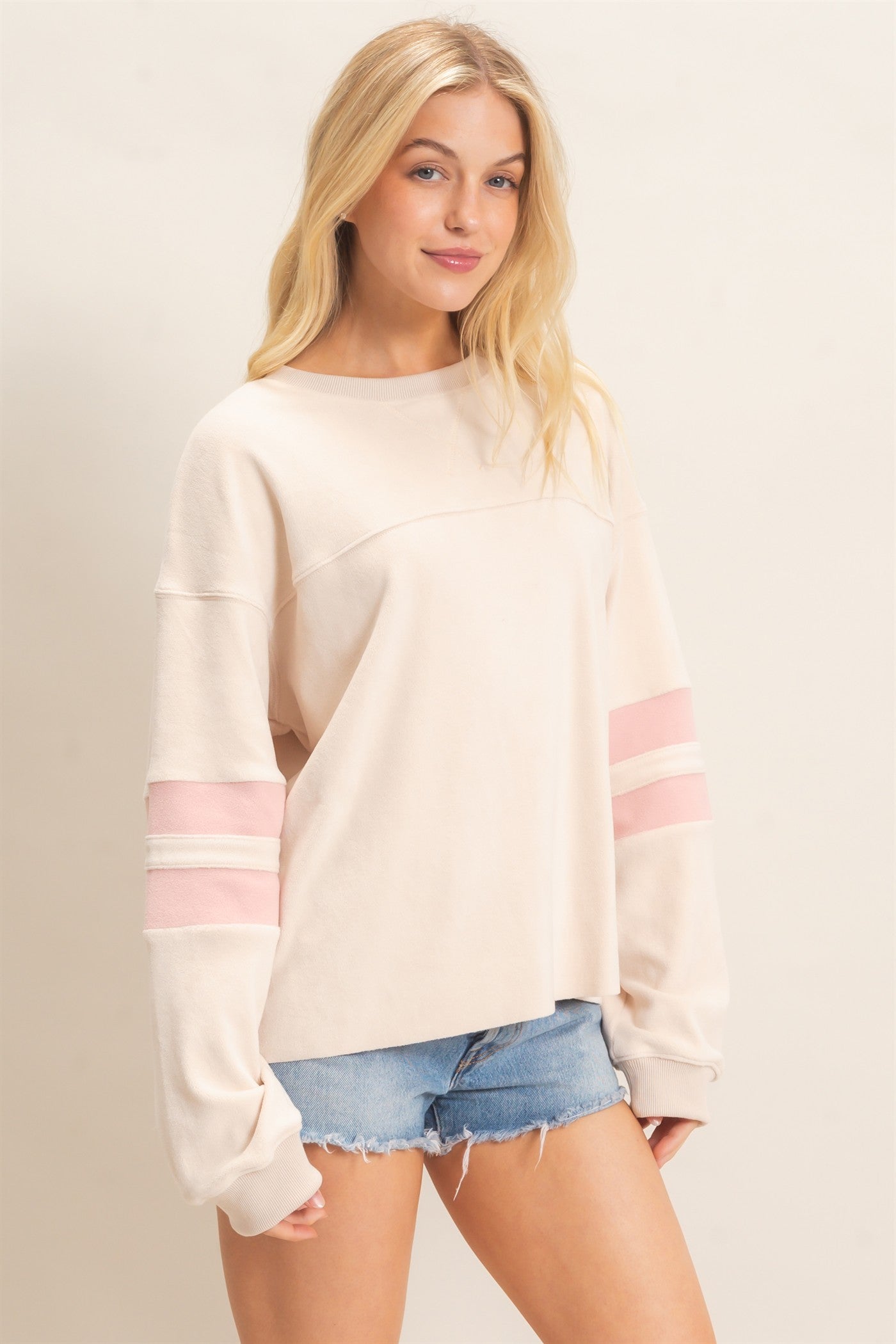 Wholesale Crew Neck Long Sleeve Sweatshirt Sweatshirts HF26E425 CREAM HYFVE