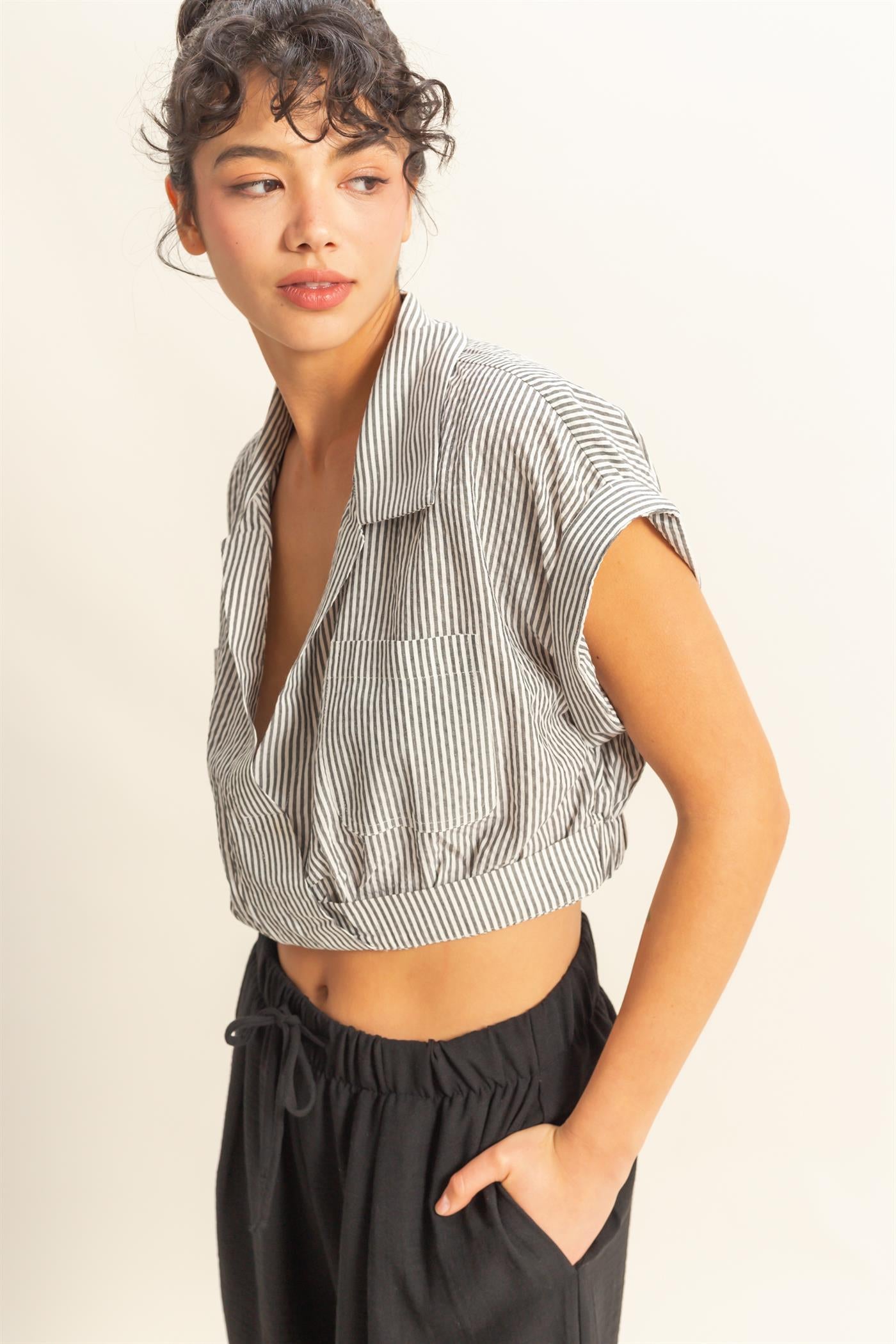Wholesale Striped Short Sleeve Cropped Top Blouses DZ25C431 BLACK/WHITE DOUBLE ZERO