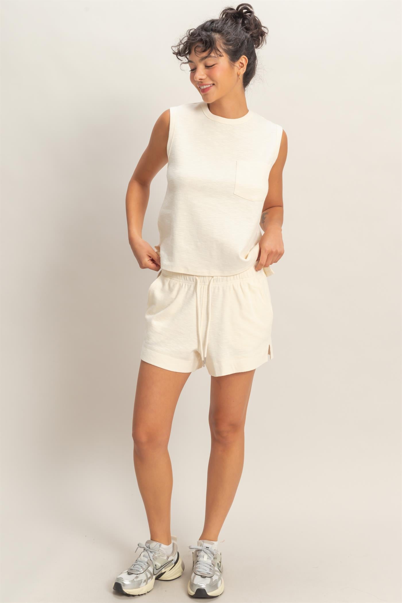 Wholesale Sleeveless Cotton Top With Pocket Clothing Tops DZ26A234 CREAM DOUBLE ZERO
