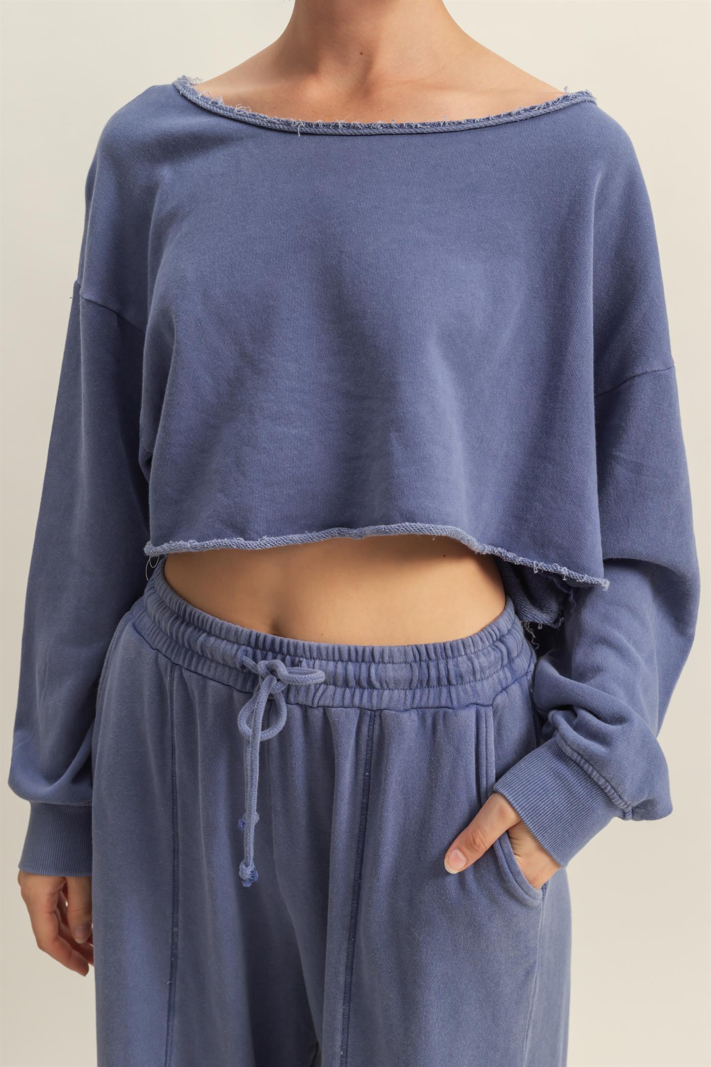 Wholesale Frayed Detail Long Sleeve Crop Top Sweatshirts DZ25A776 DARK NIGHT DOUBLE ZERO