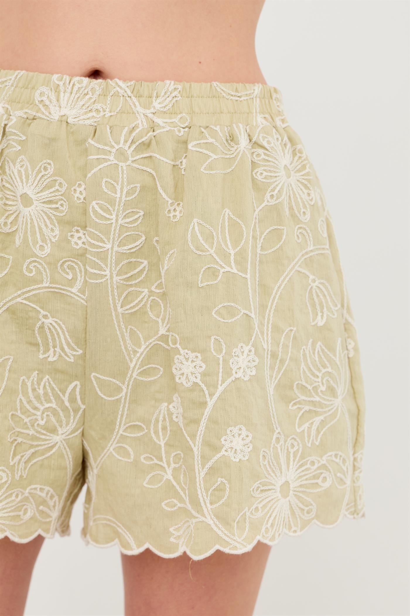 Wholesale Embroidered Scallop Hem Shorts Shorts HF26E391-D LIGHT SAGE HYFVE