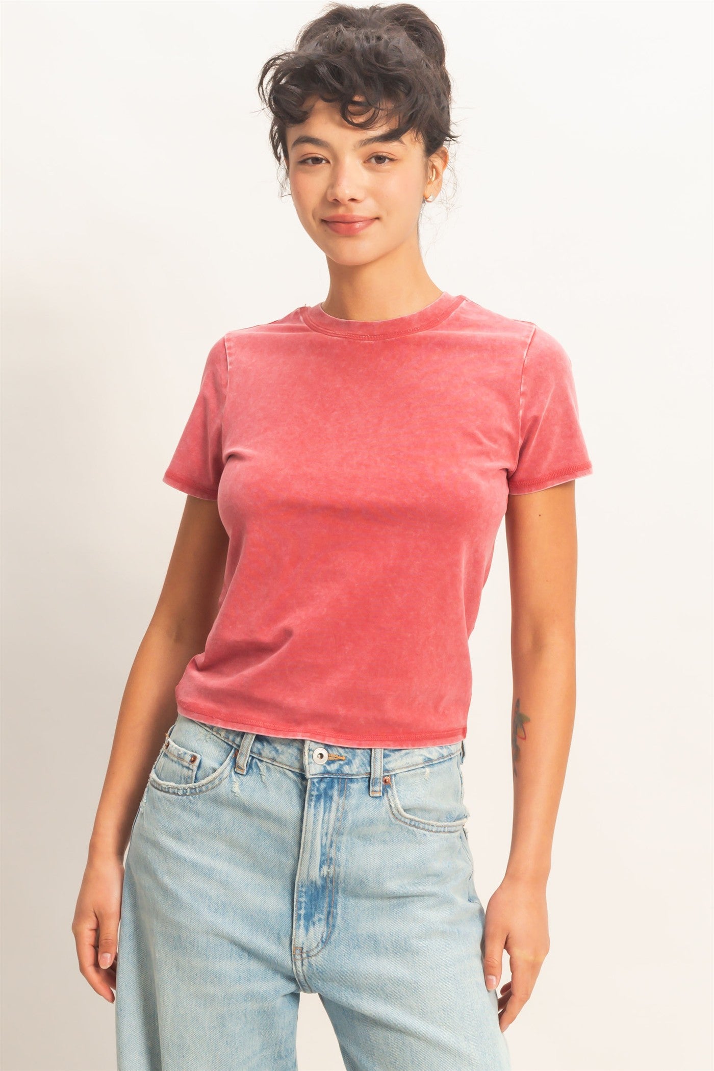Wholesale Mineral Washed Short Sleeve Crew Neck Top T-Shirts DZ26A743 DARK RED DOUBLE ZERO