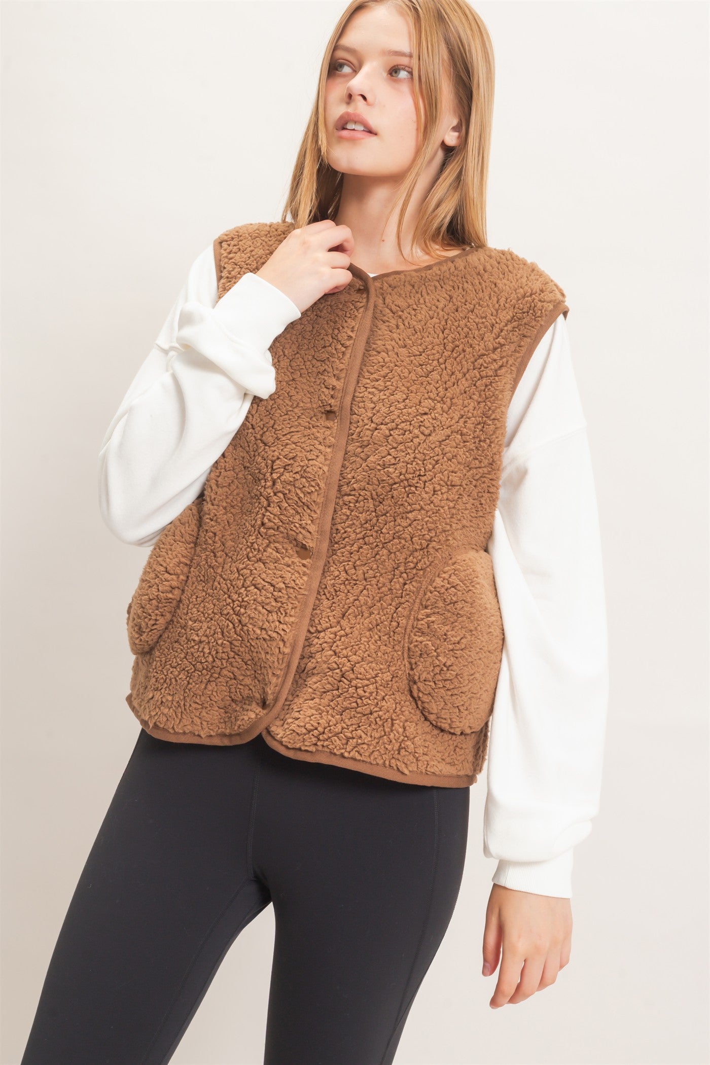 Wholesale Button Front Sherpa Vest With Patch Pockets Vests HF27A010 CAMEL HYFVE