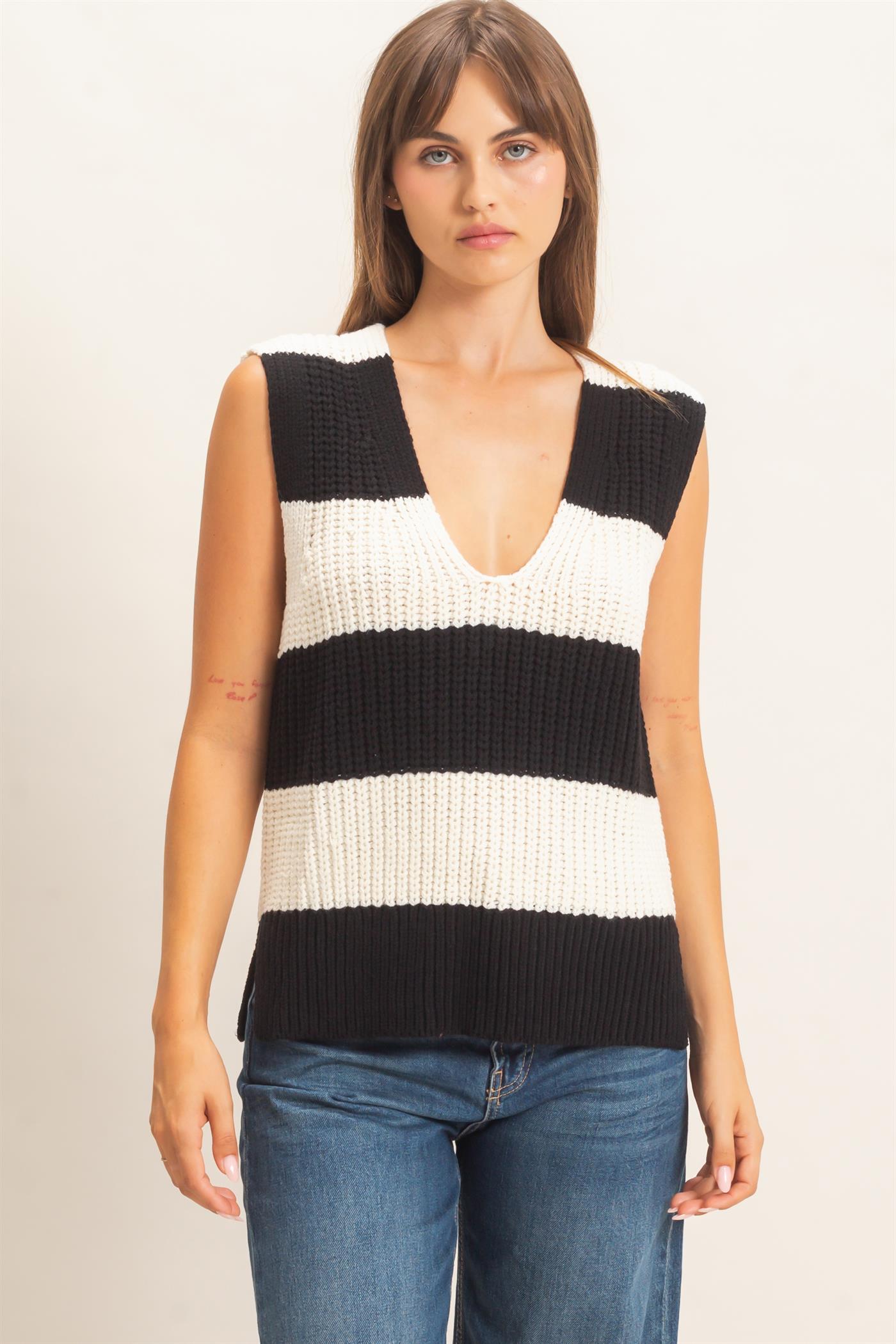 Wholesale V-Neck Striped Sweater Vest Sweaters HF26E482-D BLACK HYFVE