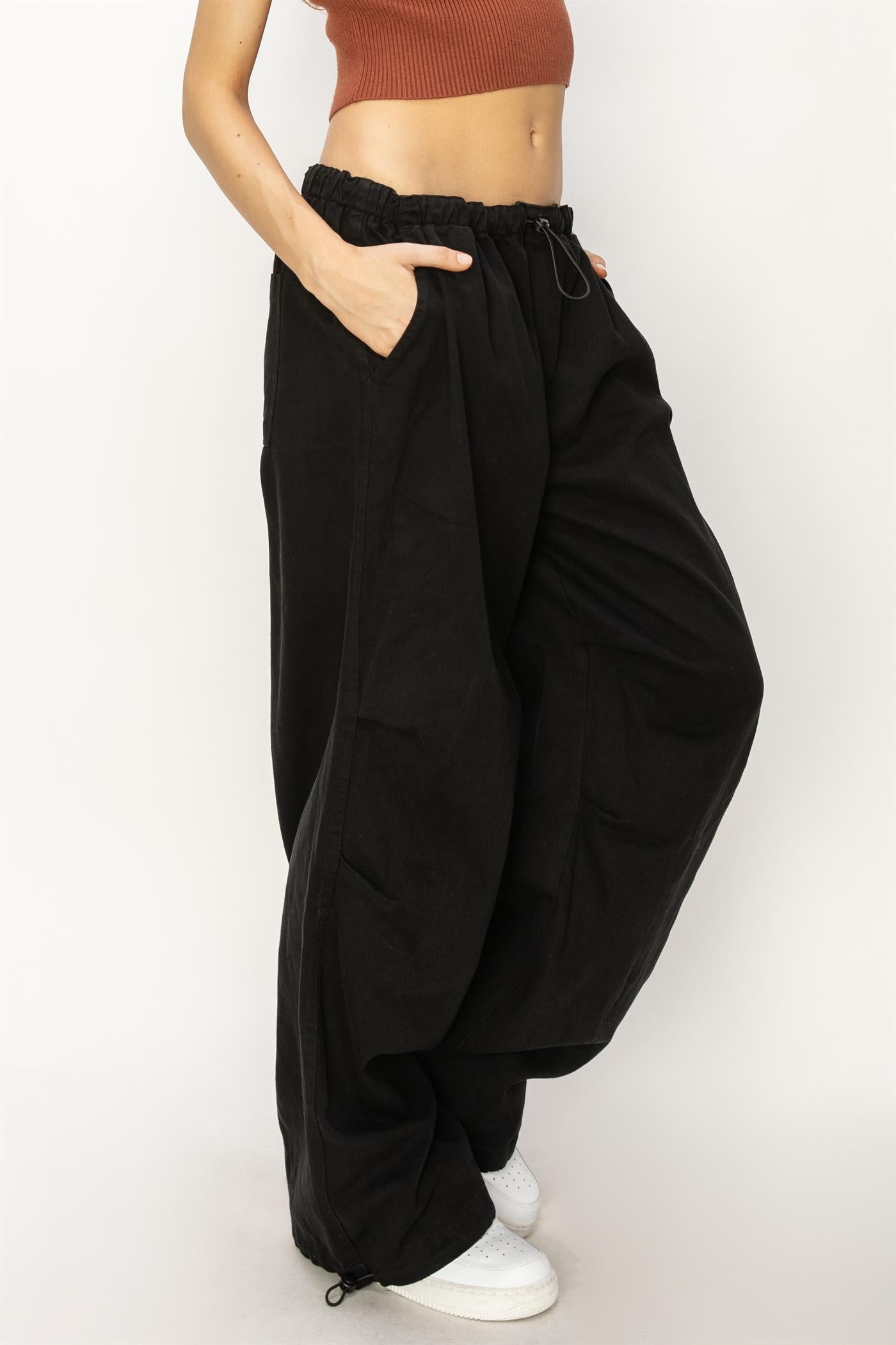 Wholesale Mid Rise Parachute Pants Pants DZ24A518 BLACK DOUBLE ZERO