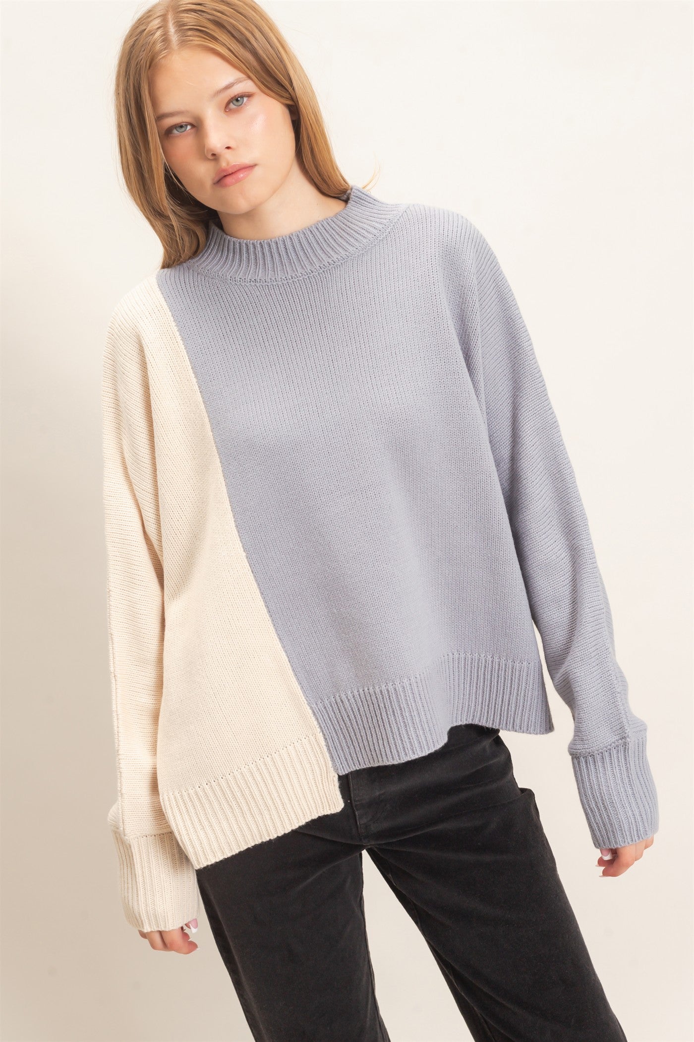 Wholesale Two-Tone Knit Sweater Sweaters HF26F184 GRAY HYFVE