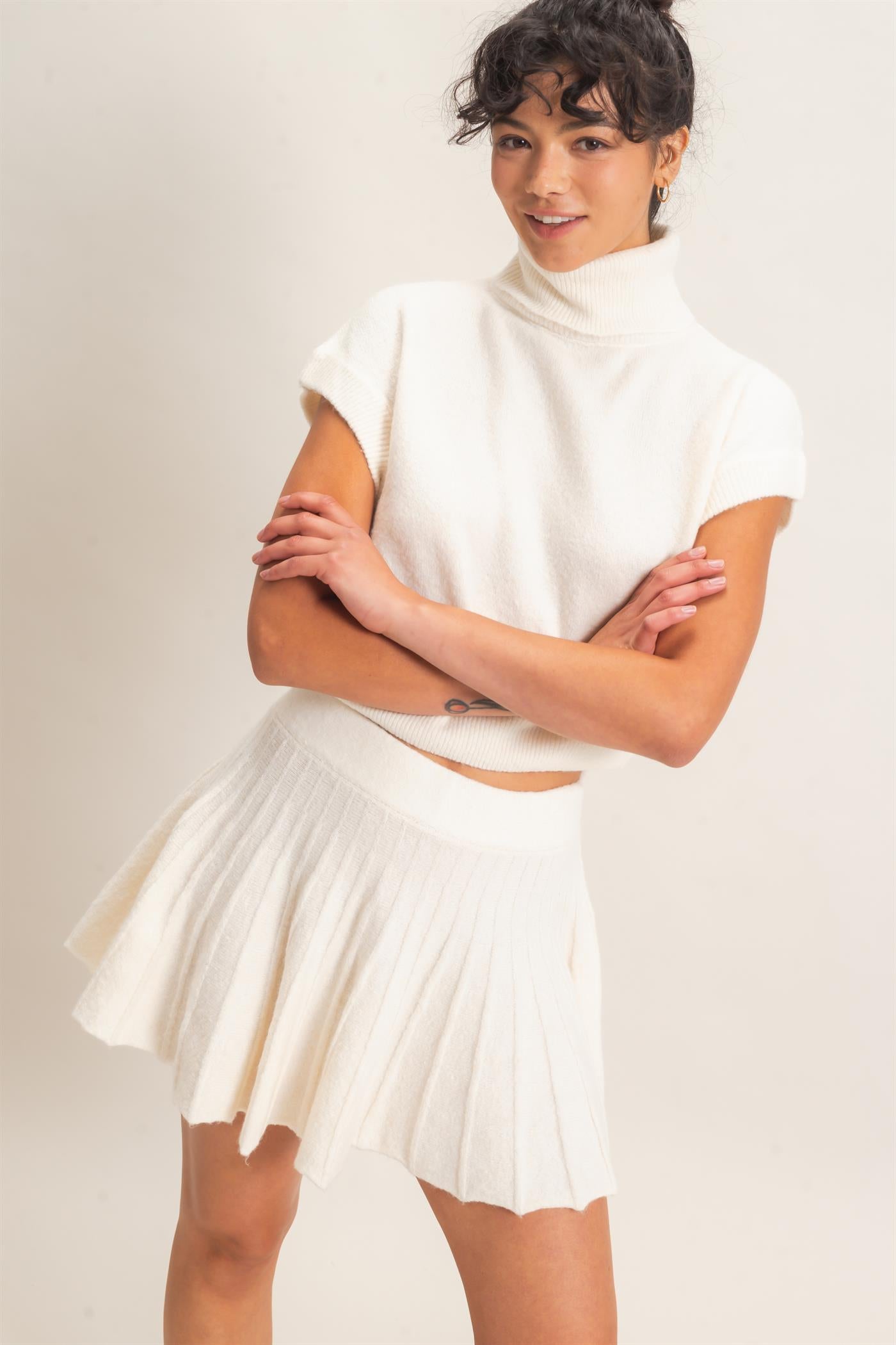 Wholesale Turtleneck Crop Top And Pleated Skirt Set Clothing DZ26C981-SET CREAM DOUBLE ZERO