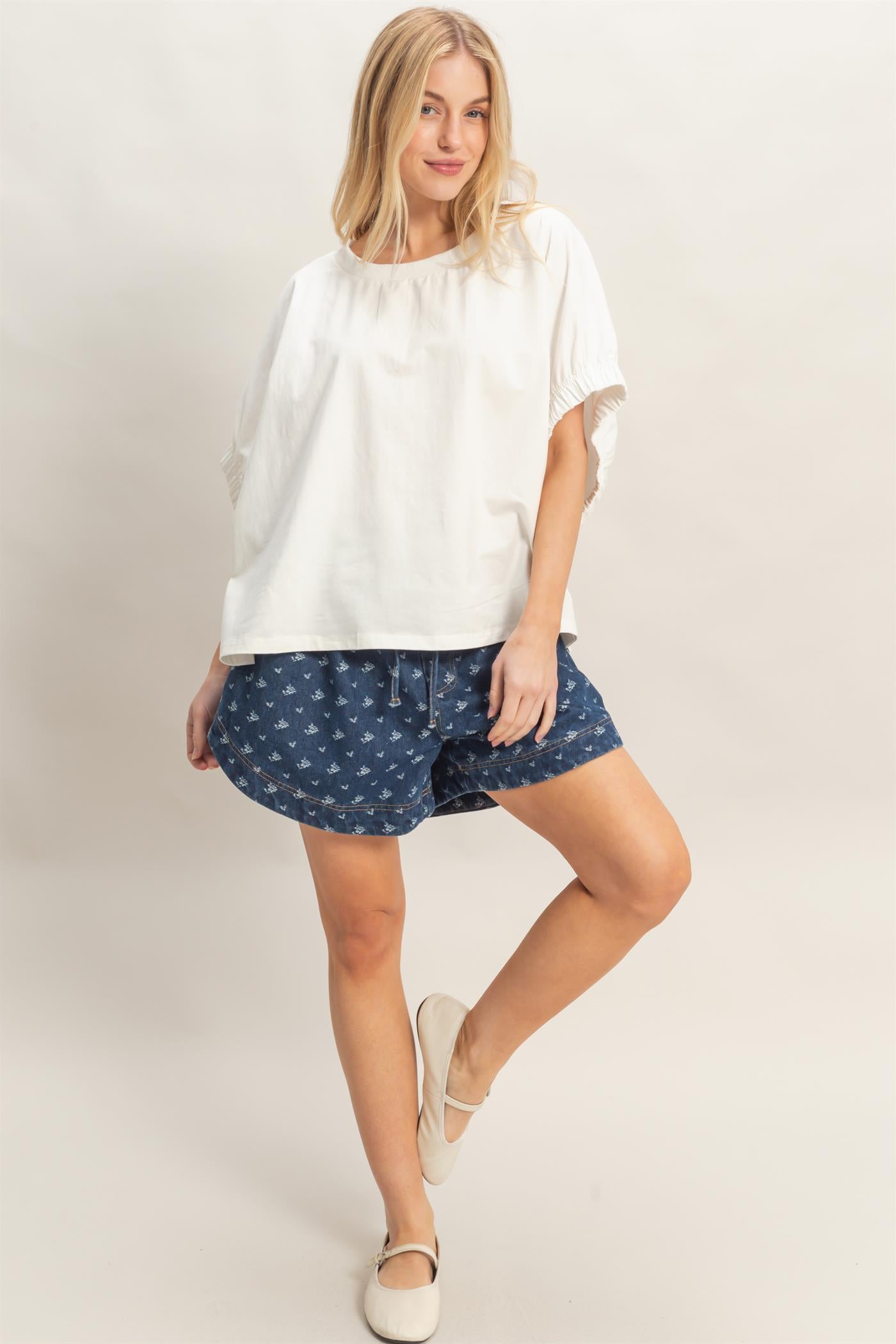 Wholesale Oversized Elastic Cuff Top T-Shirts HF26C082 OFF WHITE HYFVE
