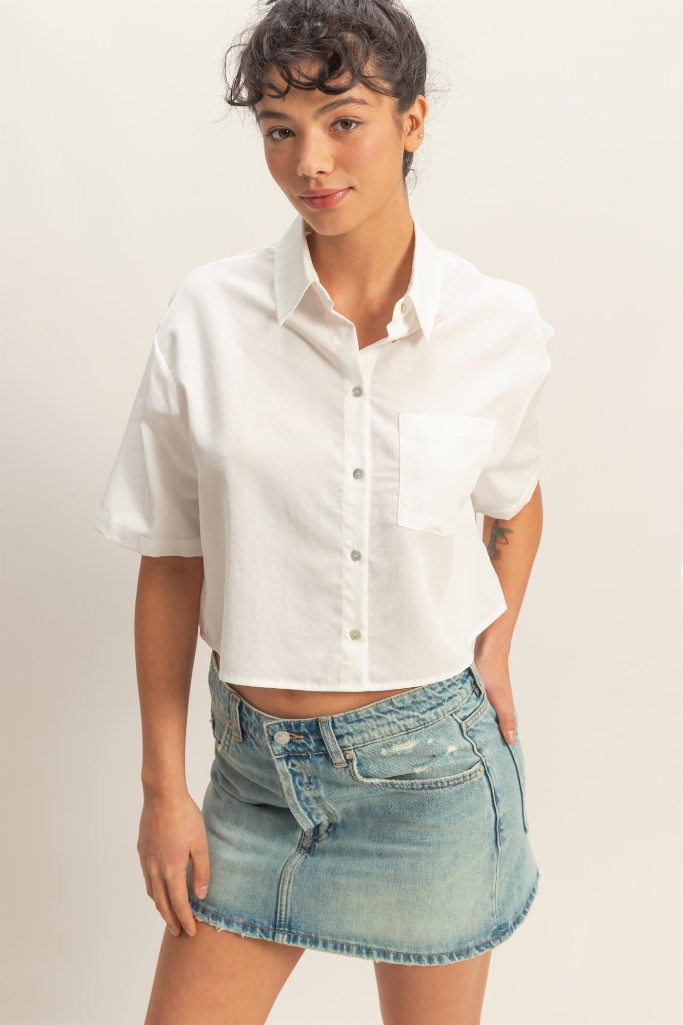 Wholesale Linen Blend Cropped Button-Up Shirt With Pocket Clothing Tops DZ26A583 WHITE DOUBLE ZERO