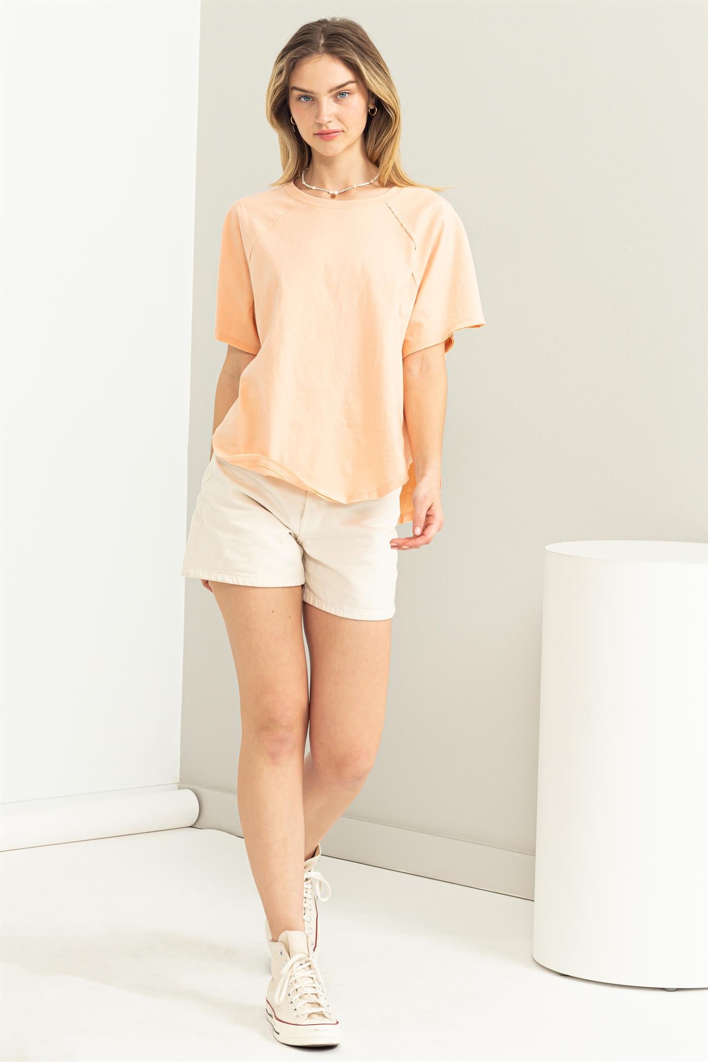 Wholesale Round Neck Curved Hem Short Sleeve T Shirt Clothing Tops DZ23C325 TROPICAL PEACH HYFVE