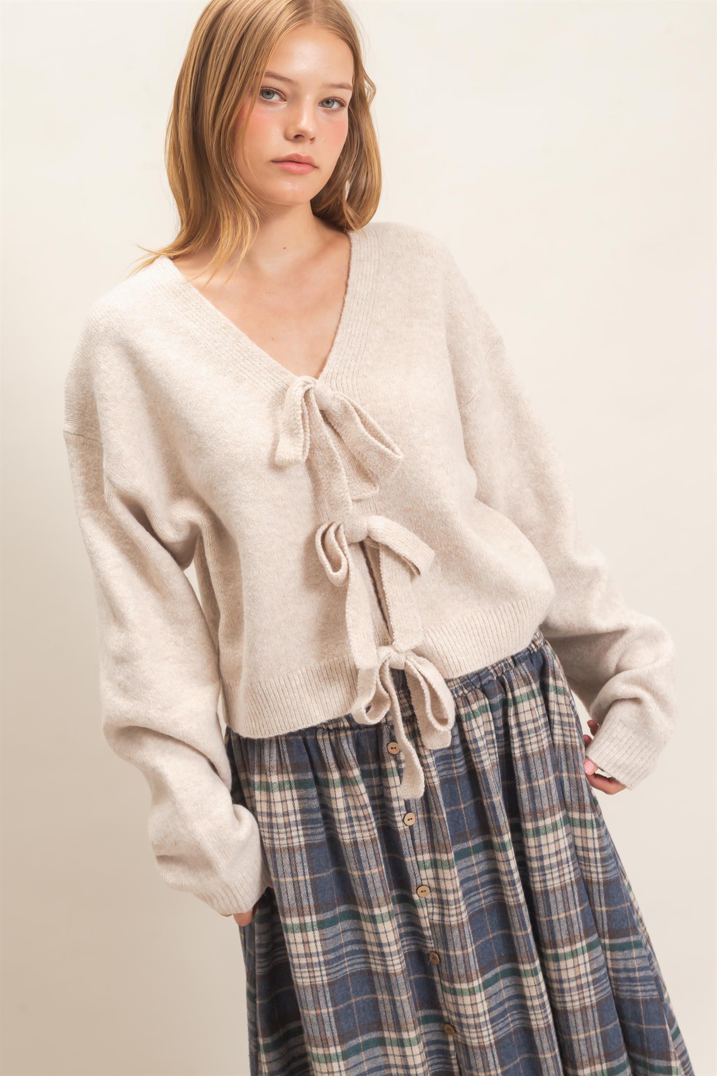 Wholesale Two-Way Bow Tie Sweater Sweaters HF26E167 BEIGE HYFVE