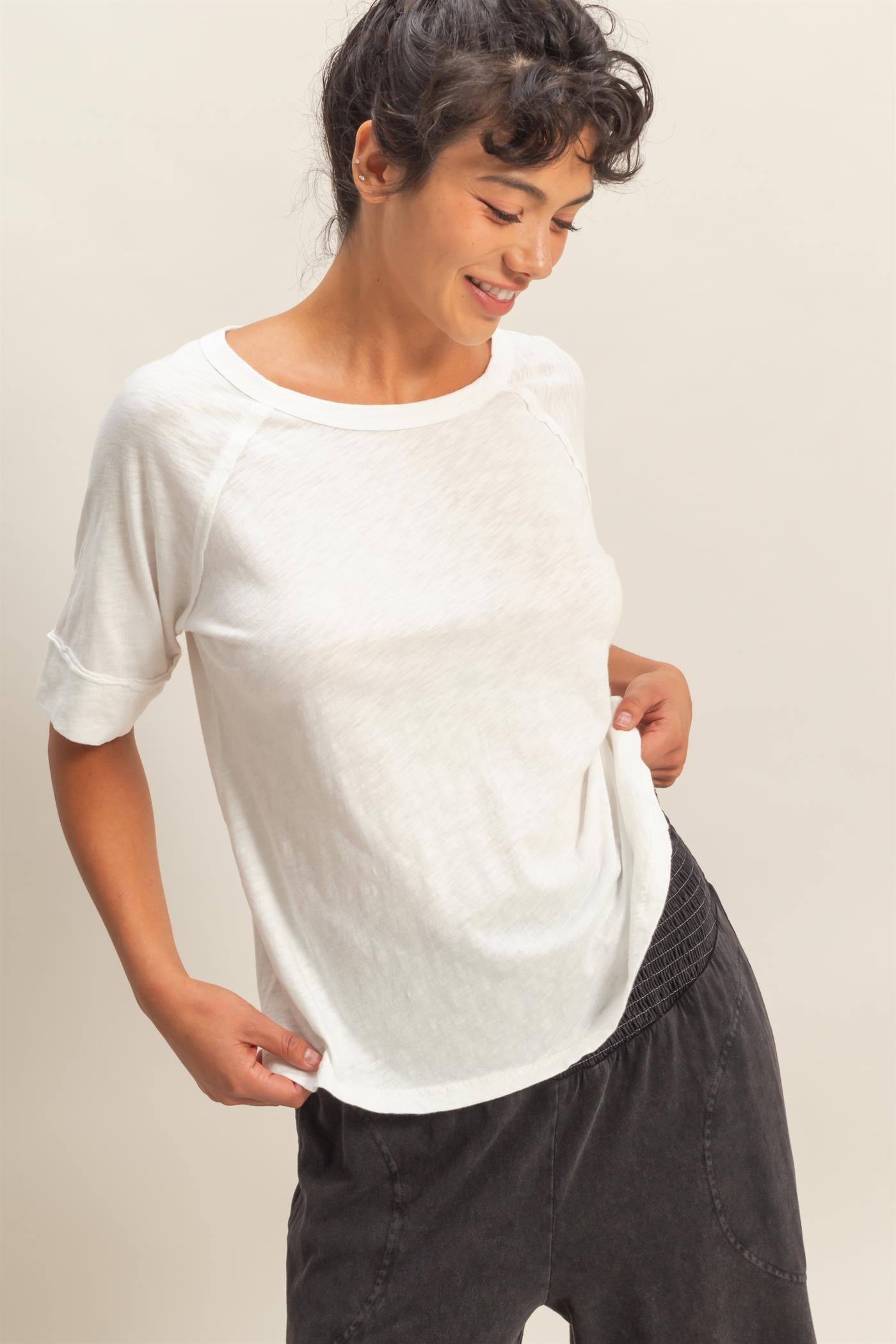 Wholesale Acid Wash Raw Seam Raglan Short Sleeve Tee Clothing Tops DZ26A655 WHITE HYFVE