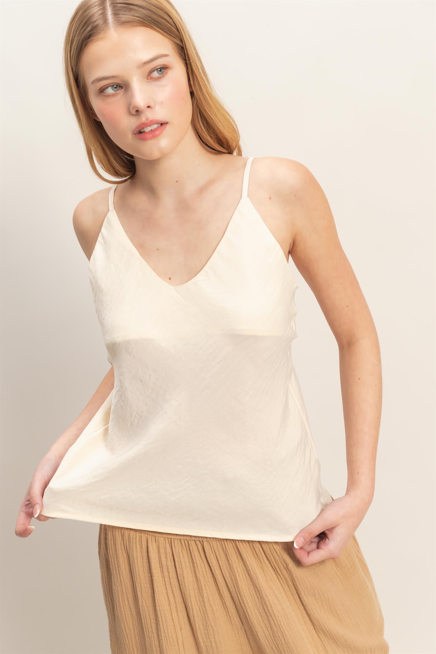 Wholesale Satin Bias V-Neck Camisole Camisoles HF26E318 IVORY HYFVE