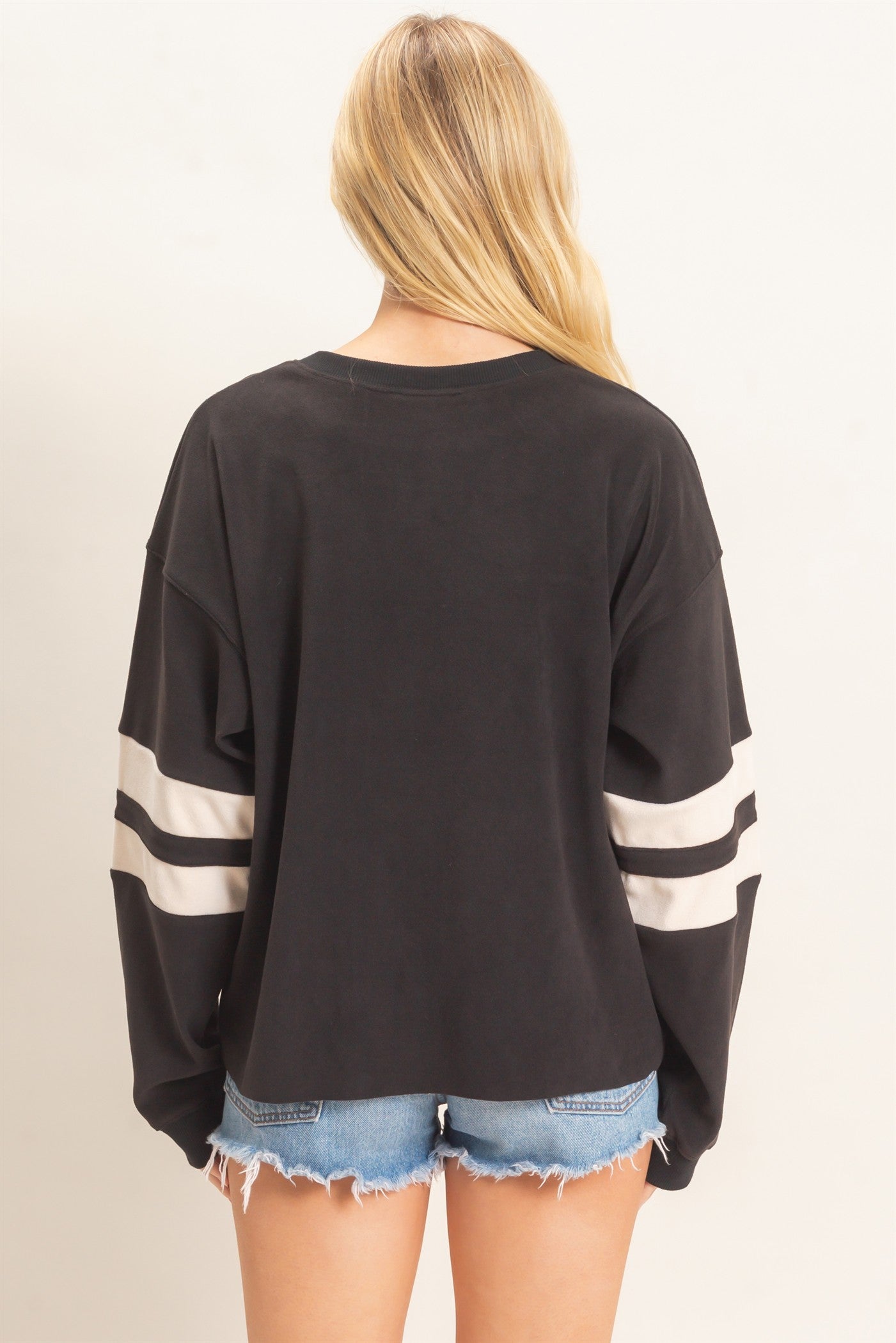 Wholesale Crew Neck Long Sleeve Sweatshirt Sweatshirts HF26E425 BLACK HYFVE