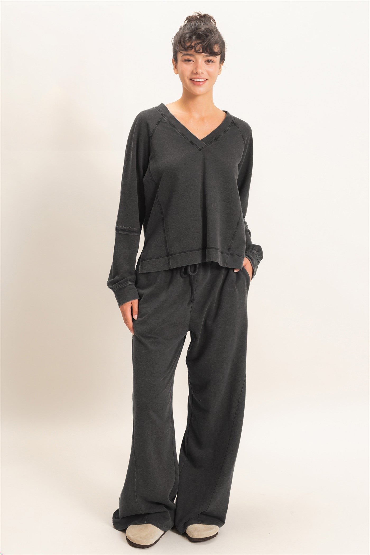 Wholesale Mineral Wash V-Neck Seam Detail Sweatshirt Sweatshirts DZ26F014 BLACK DOUBLE ZERO