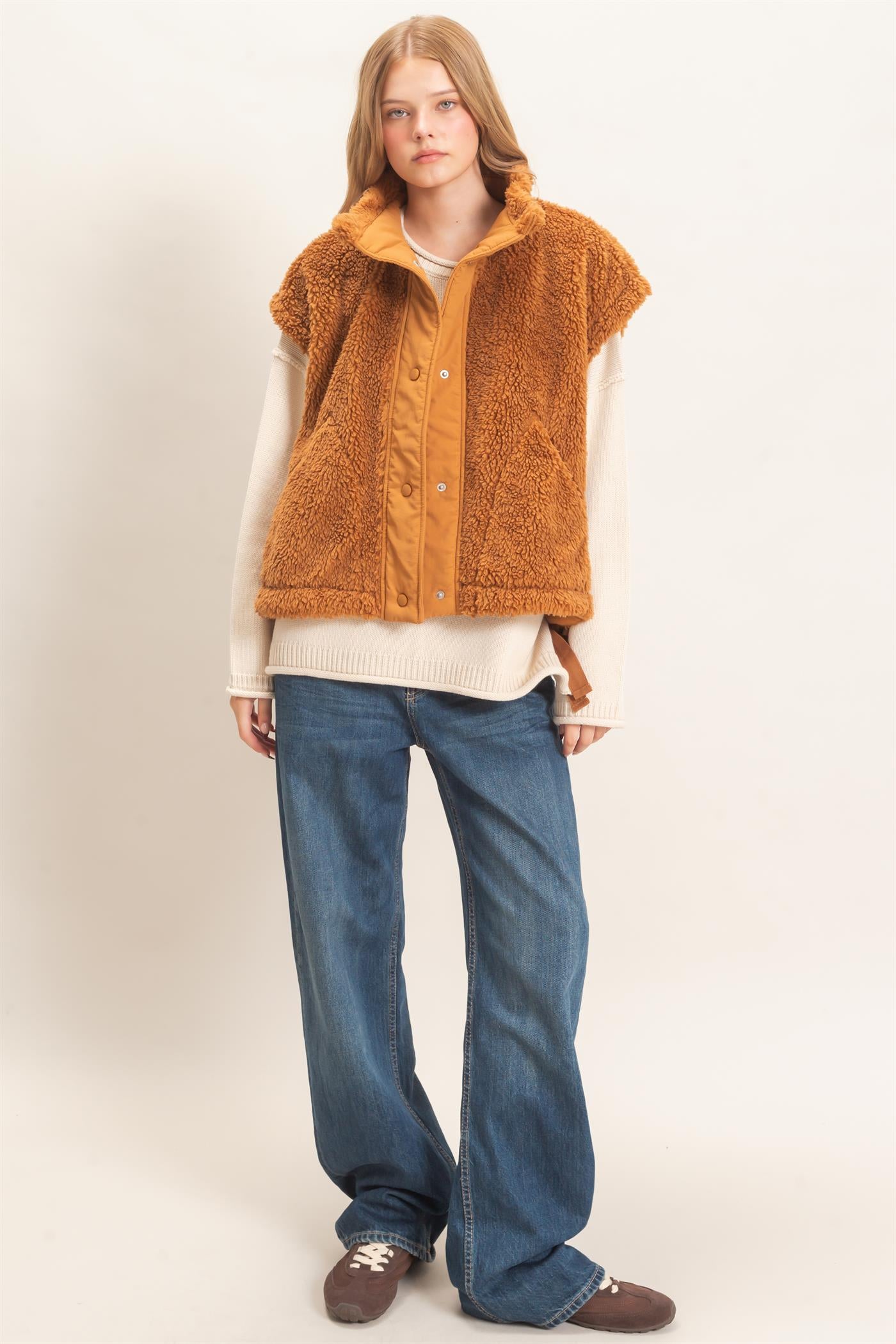 Wholesale Sherpa Vest With Snap Closure Outerwear HF26F131-D CAMEL HYFVE